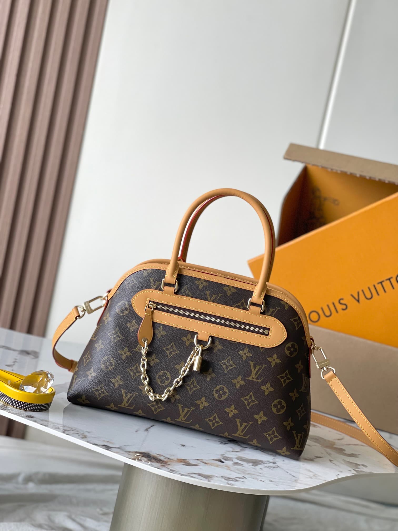 Louis Vuitton Small Bag M15208