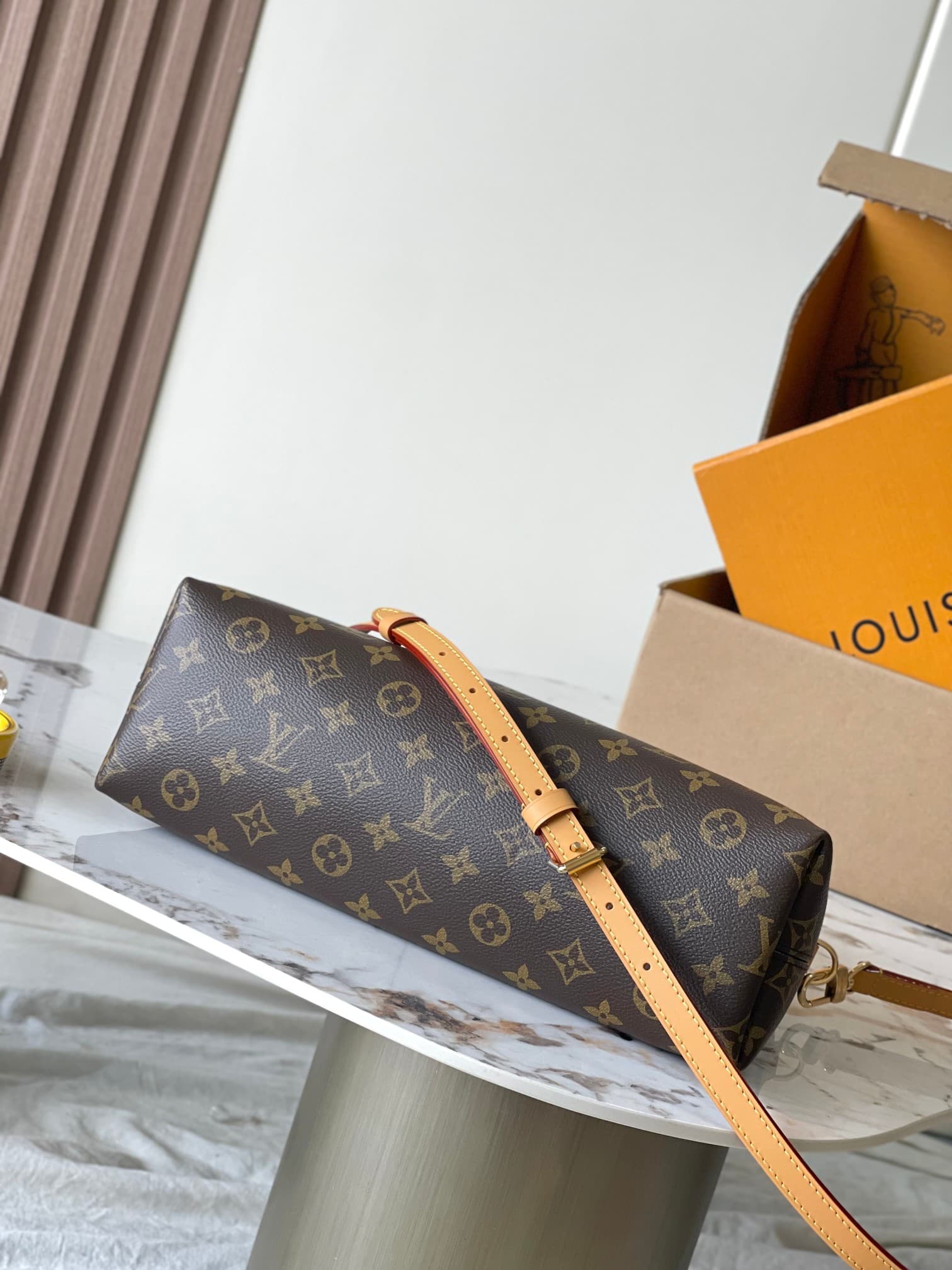 Louis Vuitton Small Bag M15208