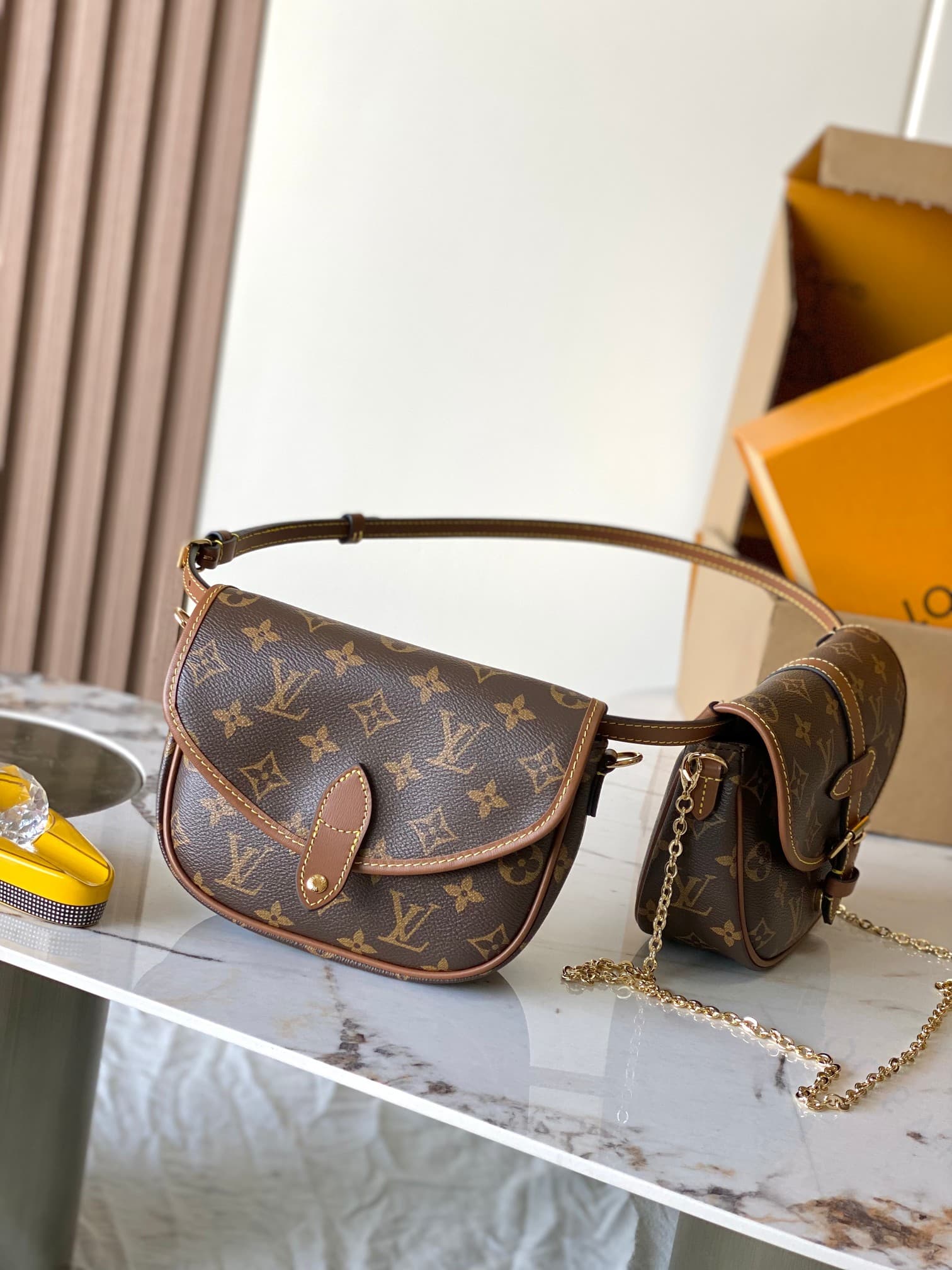 Louis Vuitton Bag M26592