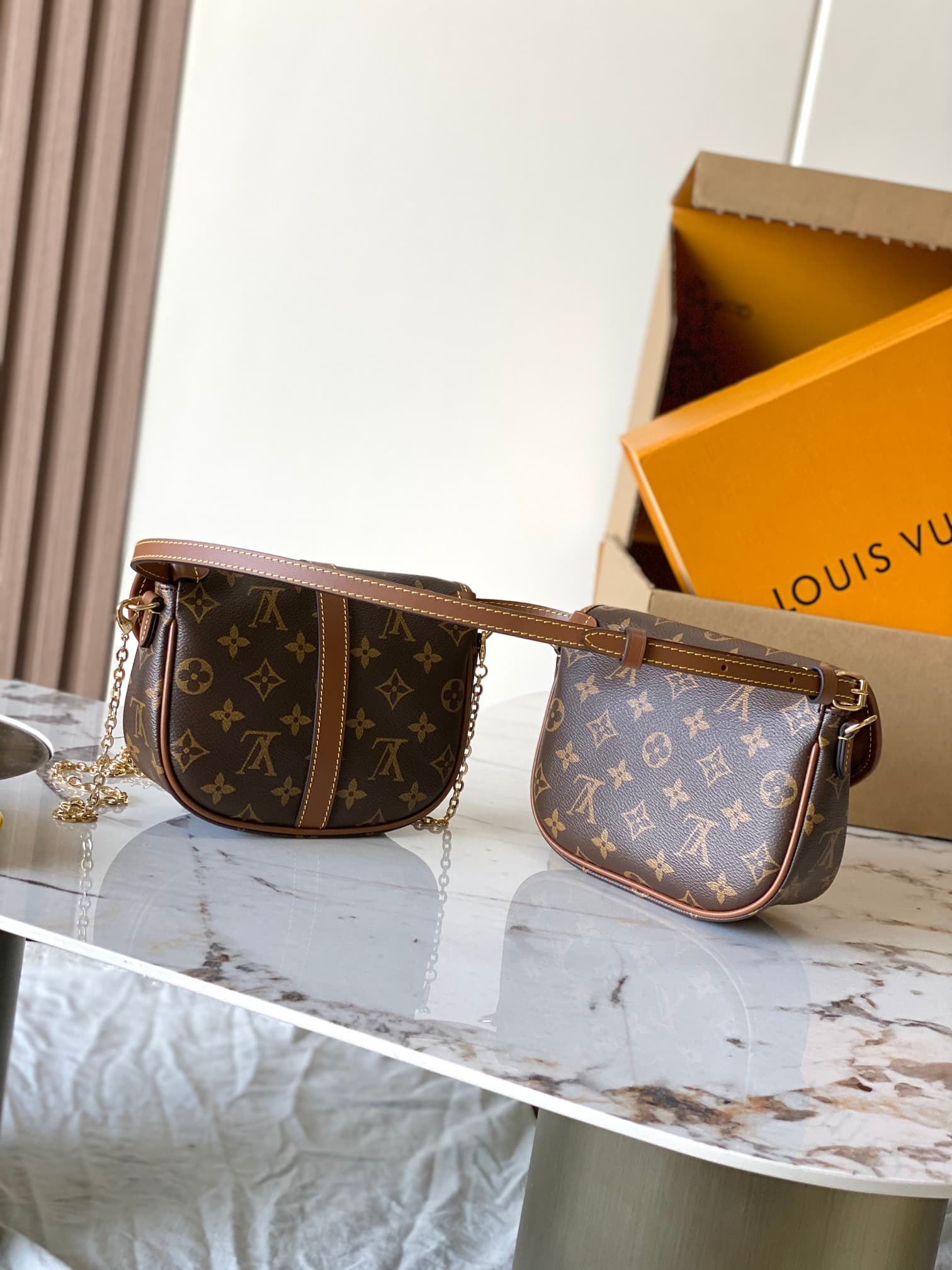 Louis Vuitton Bag M26592