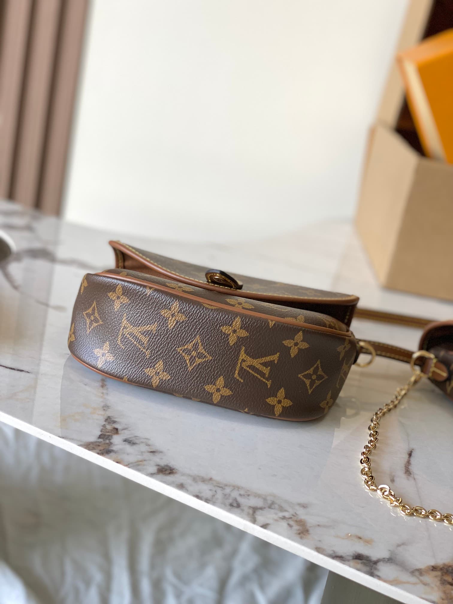 Louis Vuitton Bag M26592
