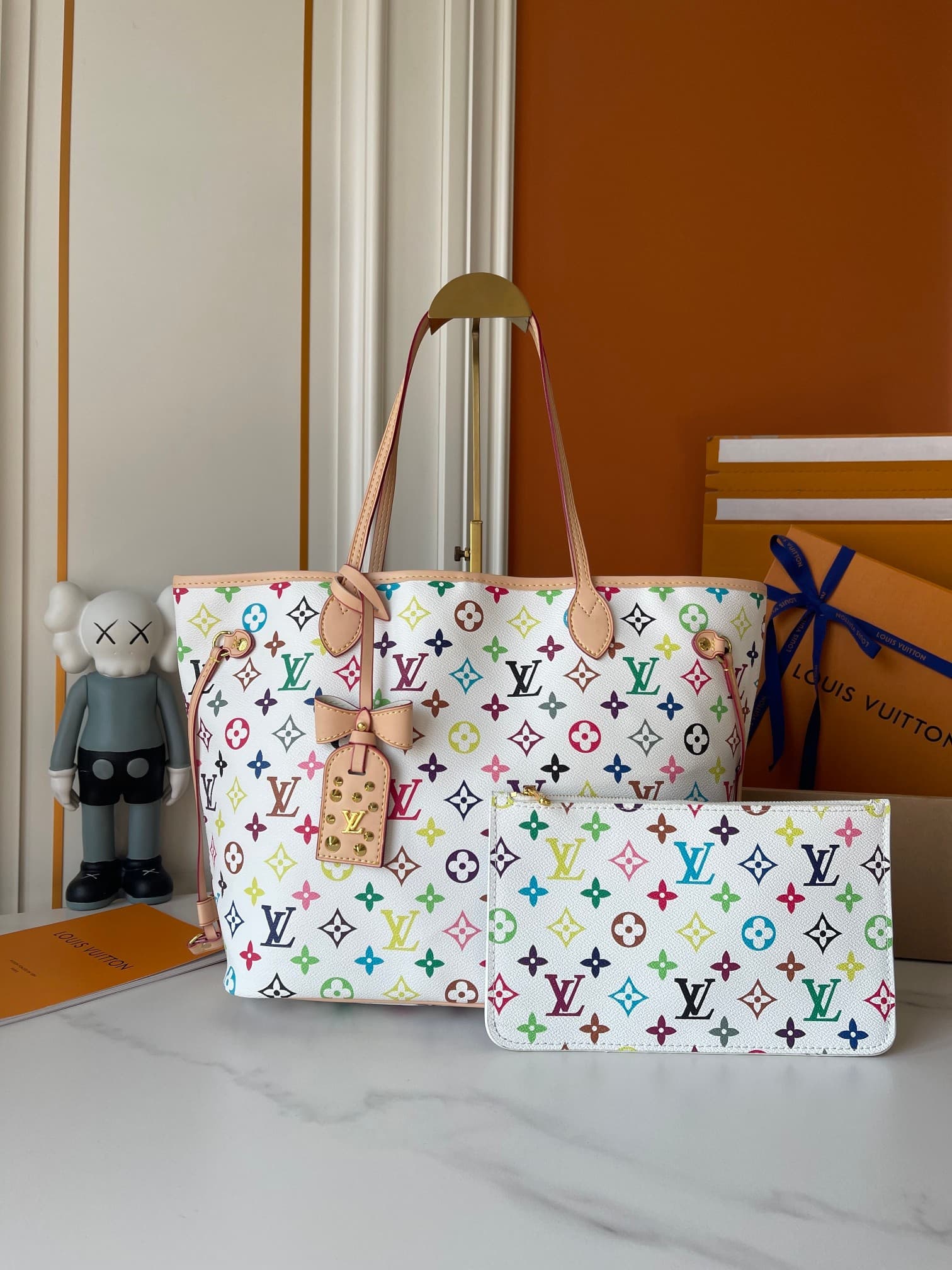Louis Vuitton Cream Medium Bag M40995