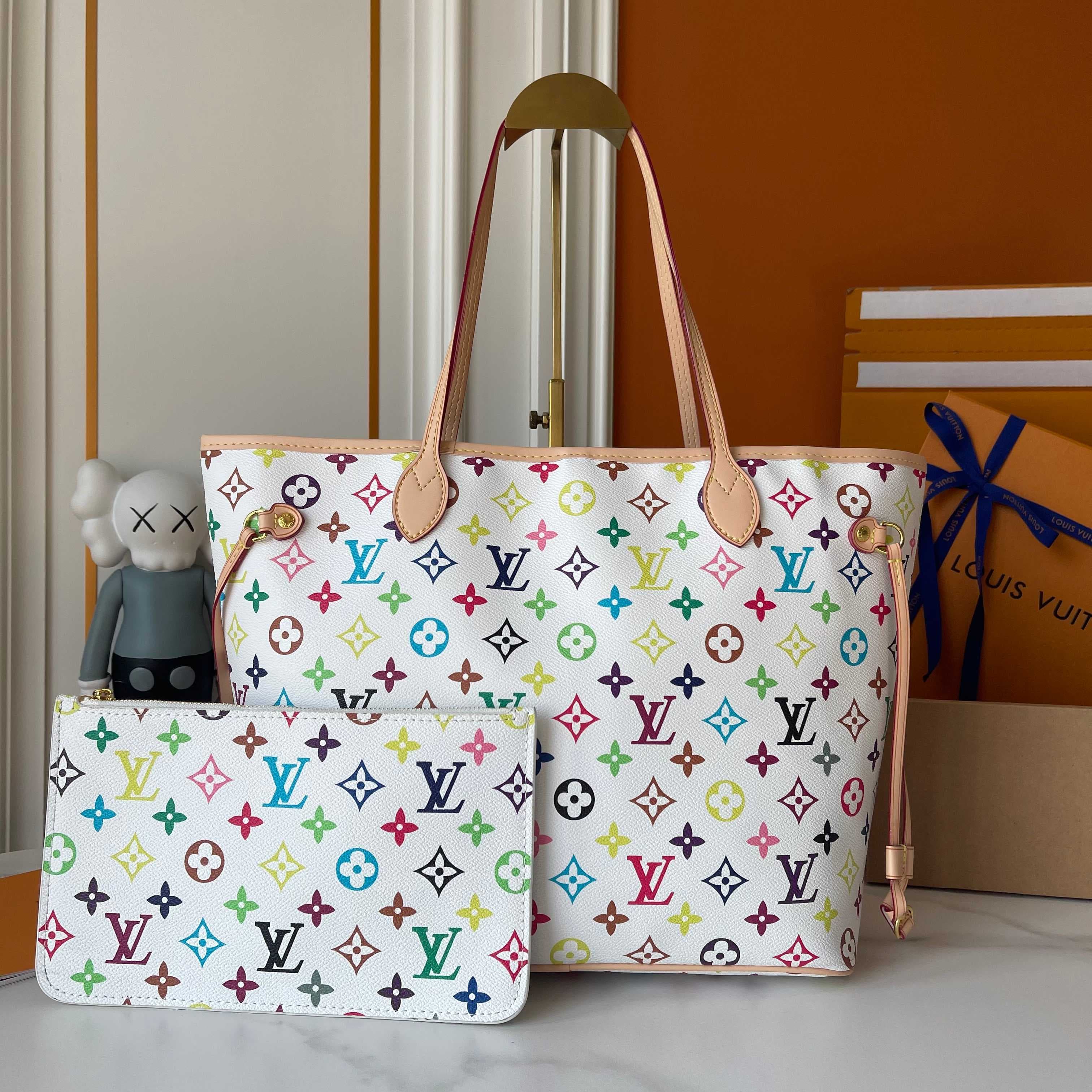 Louis Vuitton Cream Medium Bag M40995