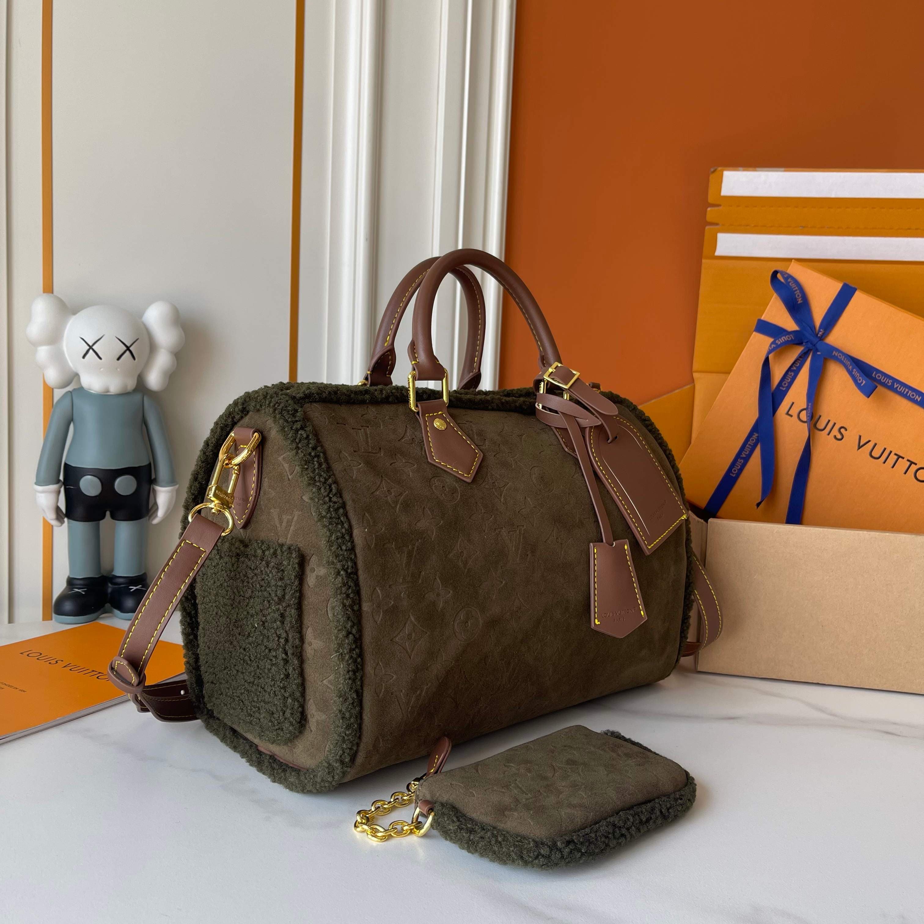 Louis Vuitton Cream Product M27014