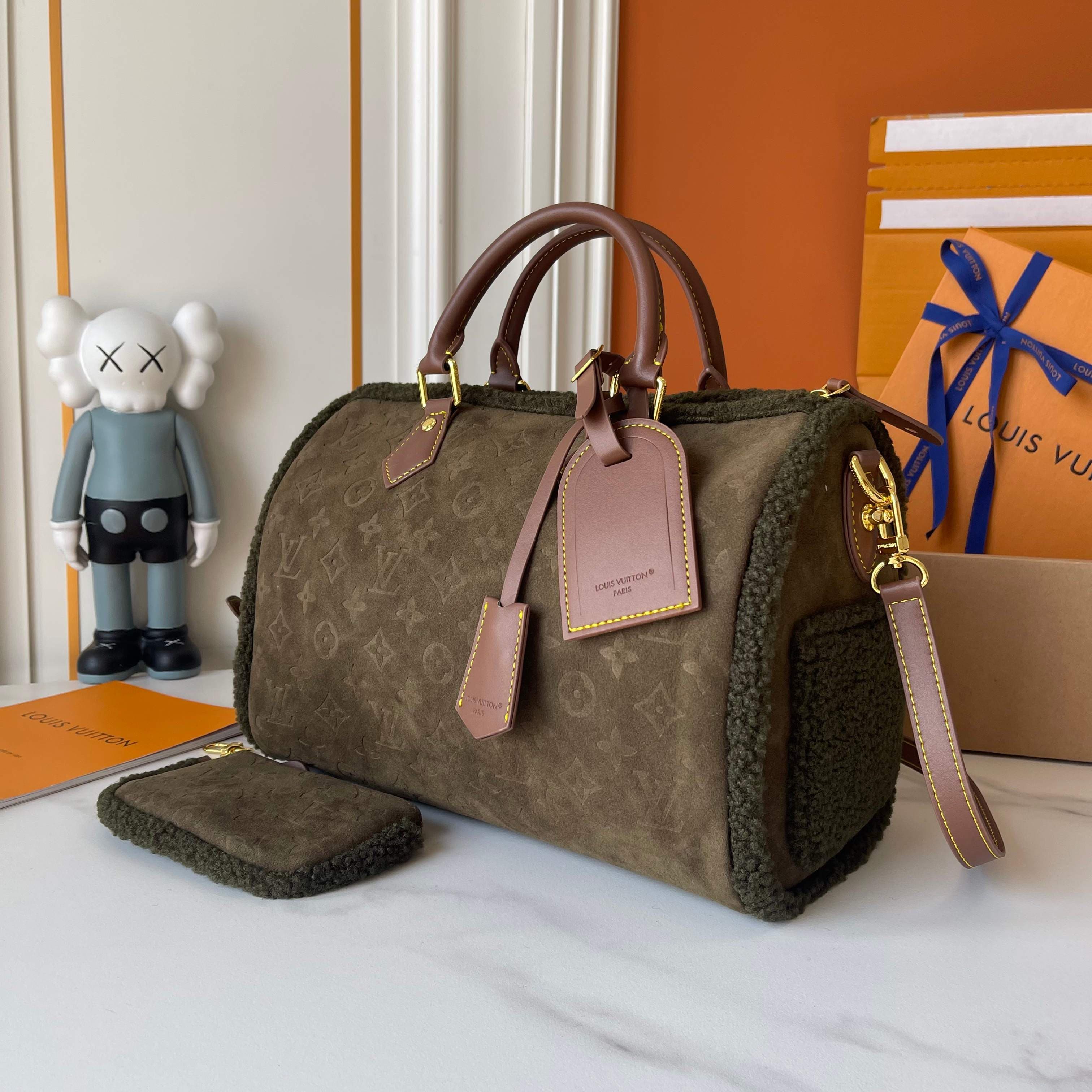 Louis Vuitton Cream Product M27014