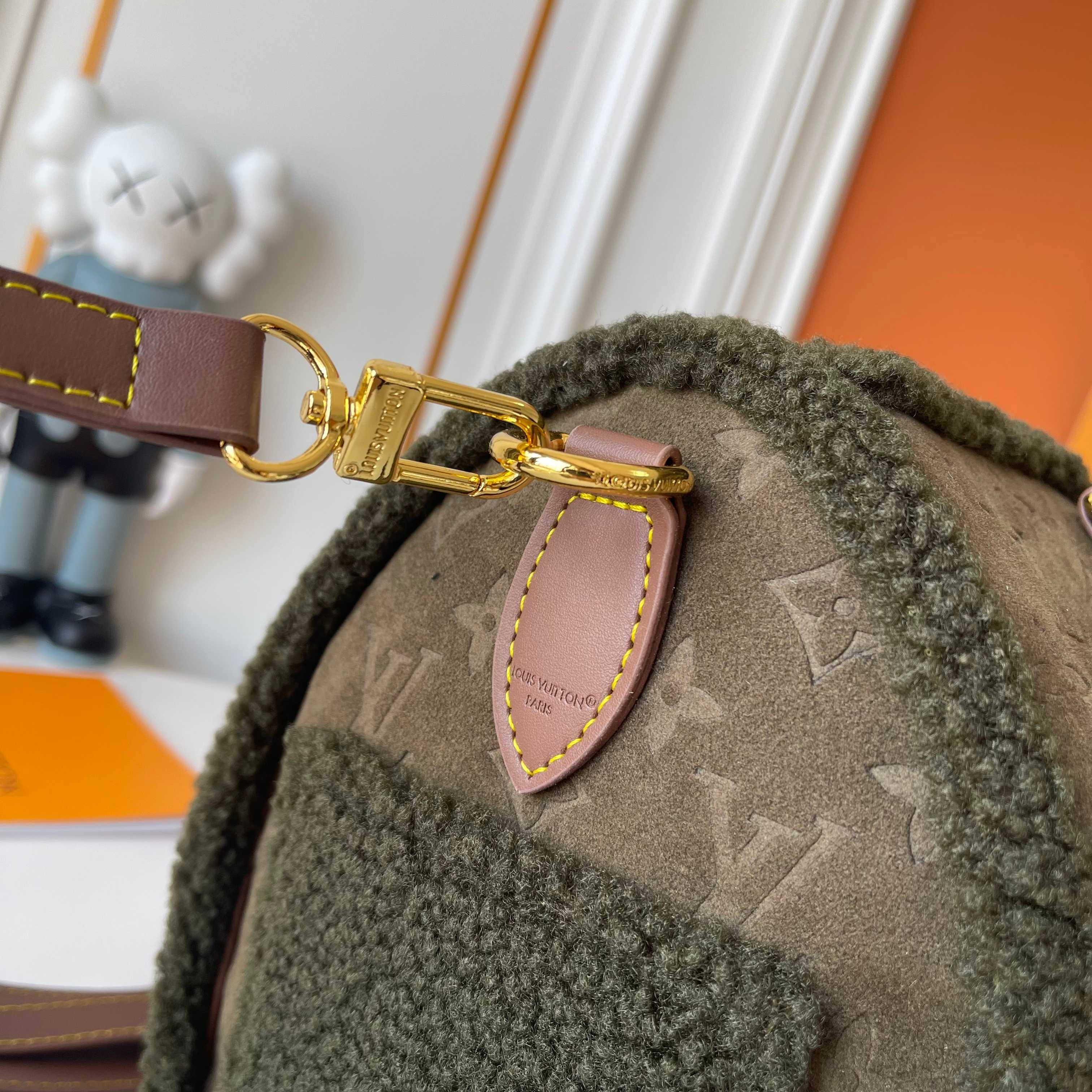 Louis Vuitton Cream Product M27014