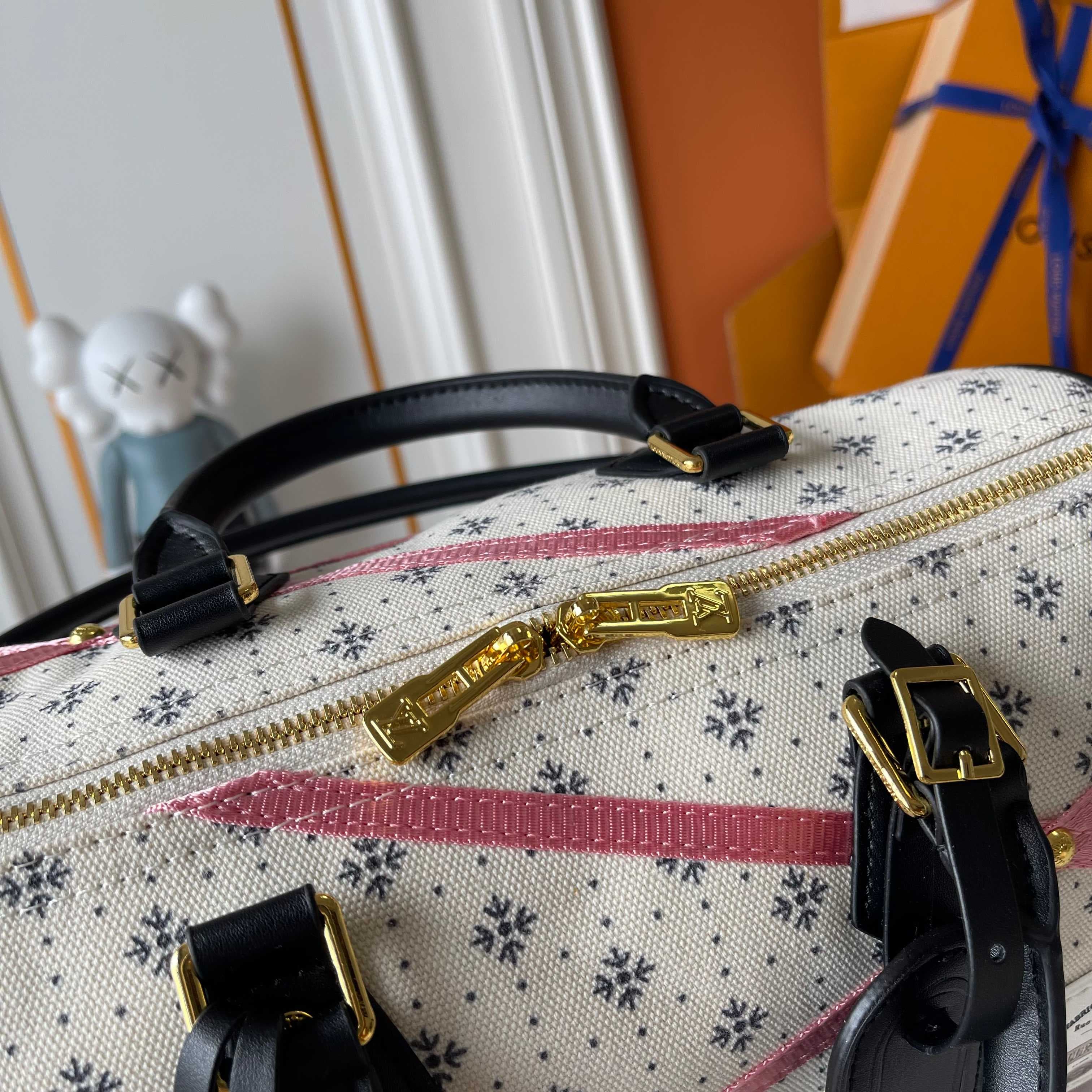 Louis Vuitton White Product M26305