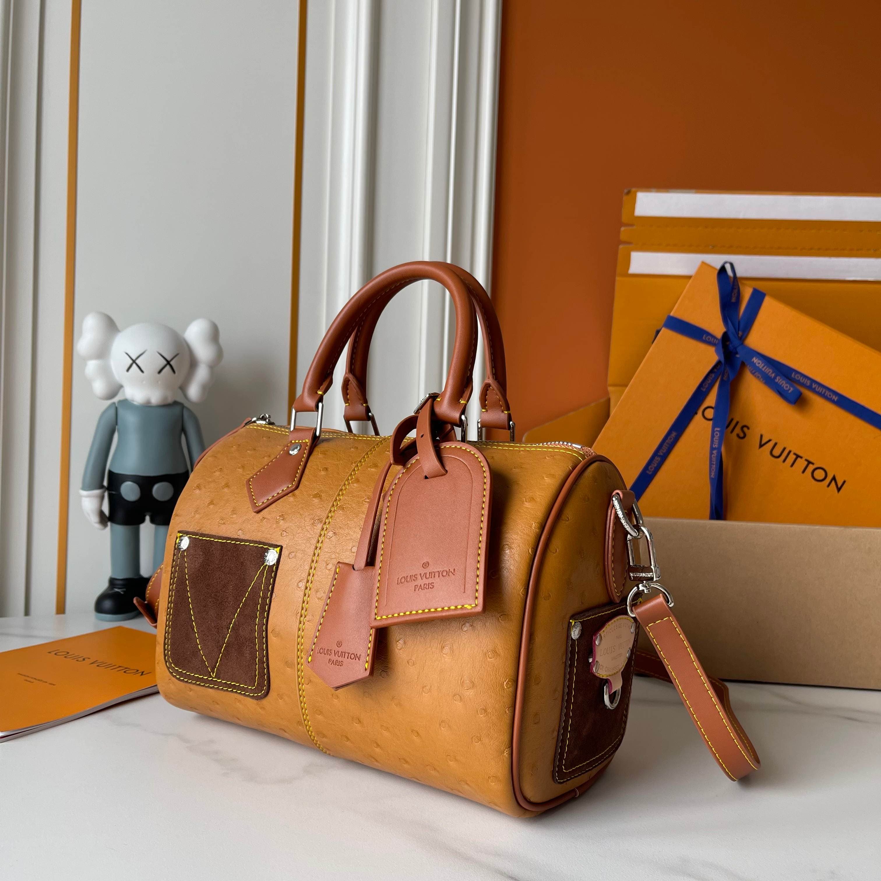 Louis Vuitton Cream Product M89119