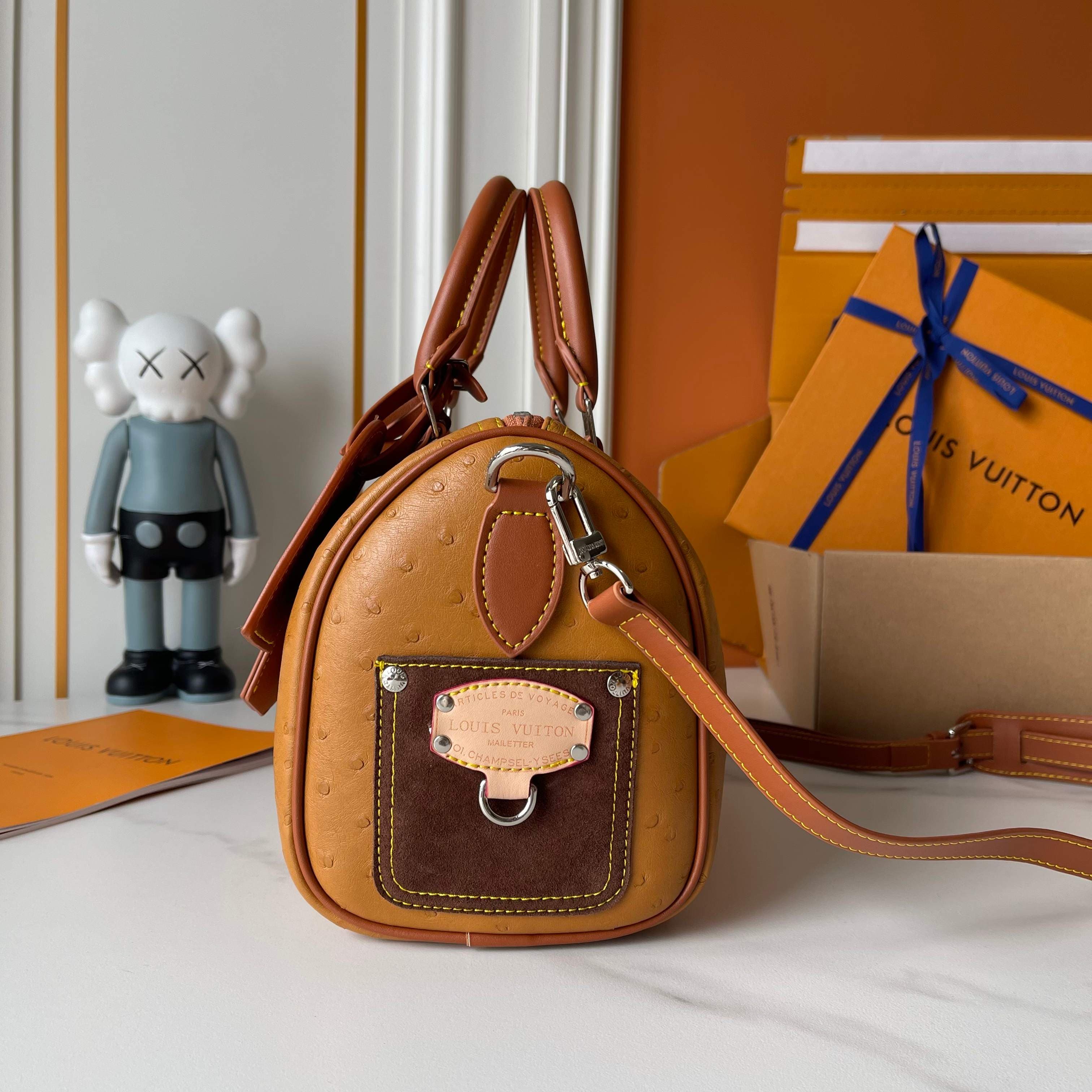 Louis Vuitton Cream Product M89119