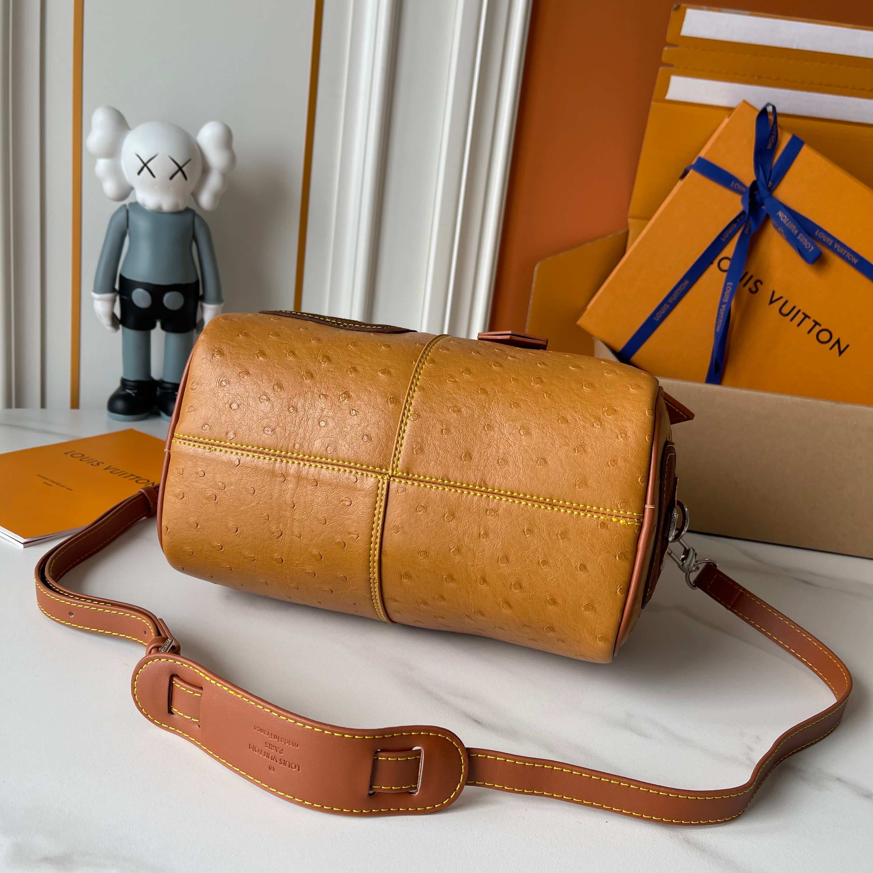 Louis Vuitton Cream Product M89119