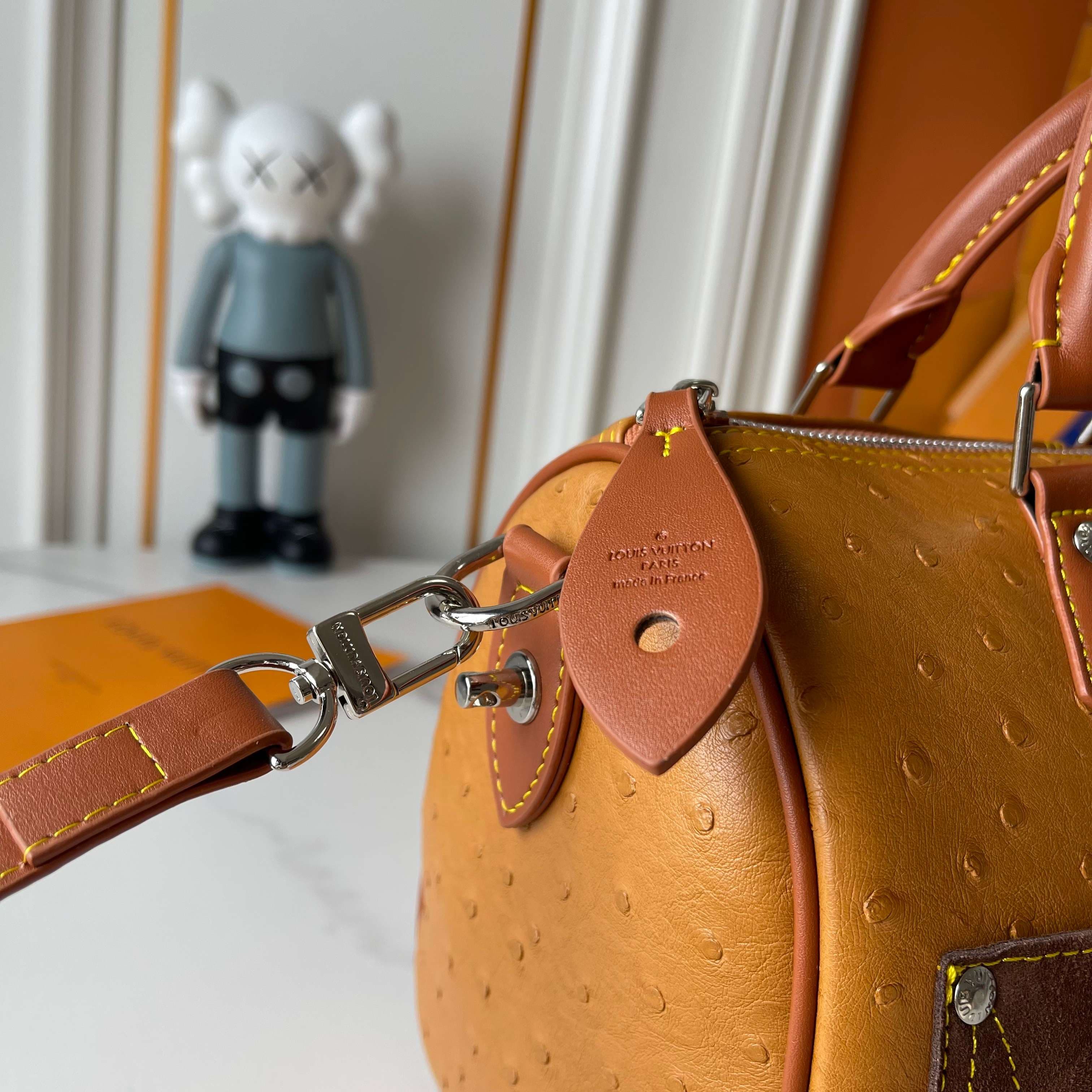 Louis Vuitton Cream Product M89119