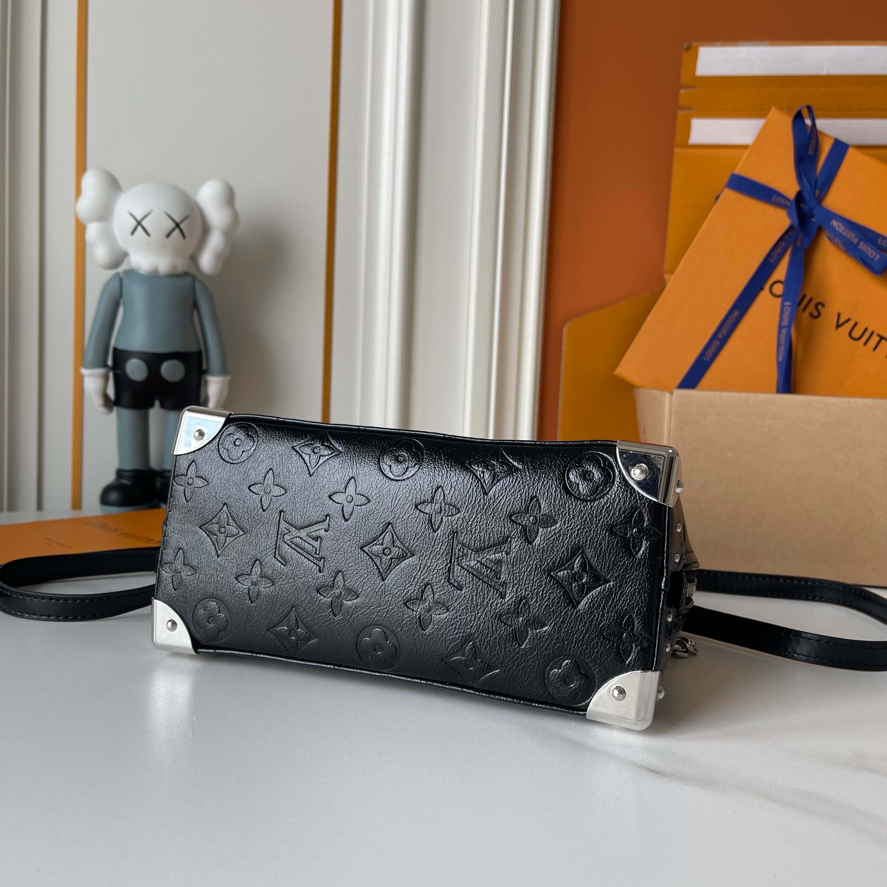 Louis Vuitton Cream Bag M27812