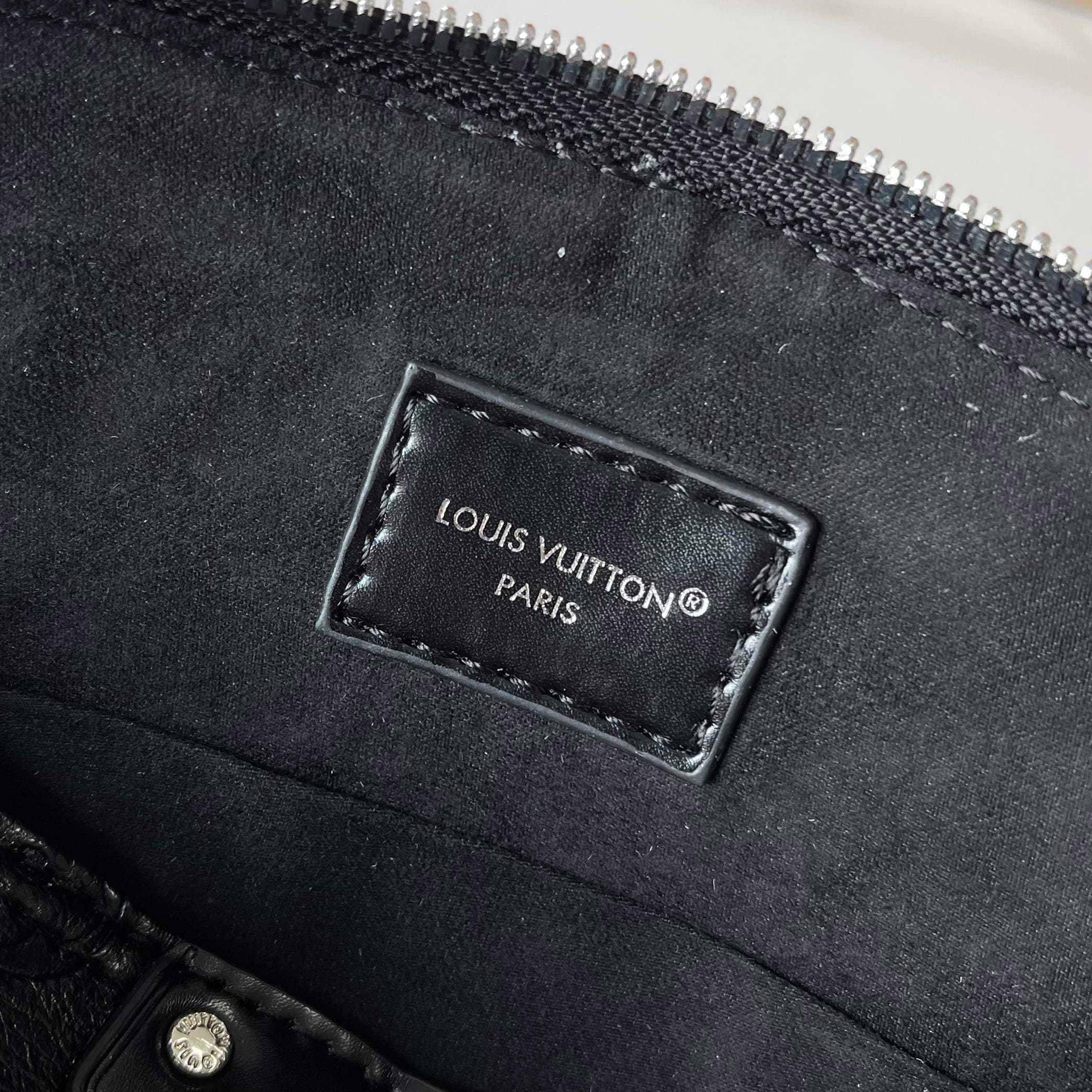 Louis Vuitton Cream Bag M27812