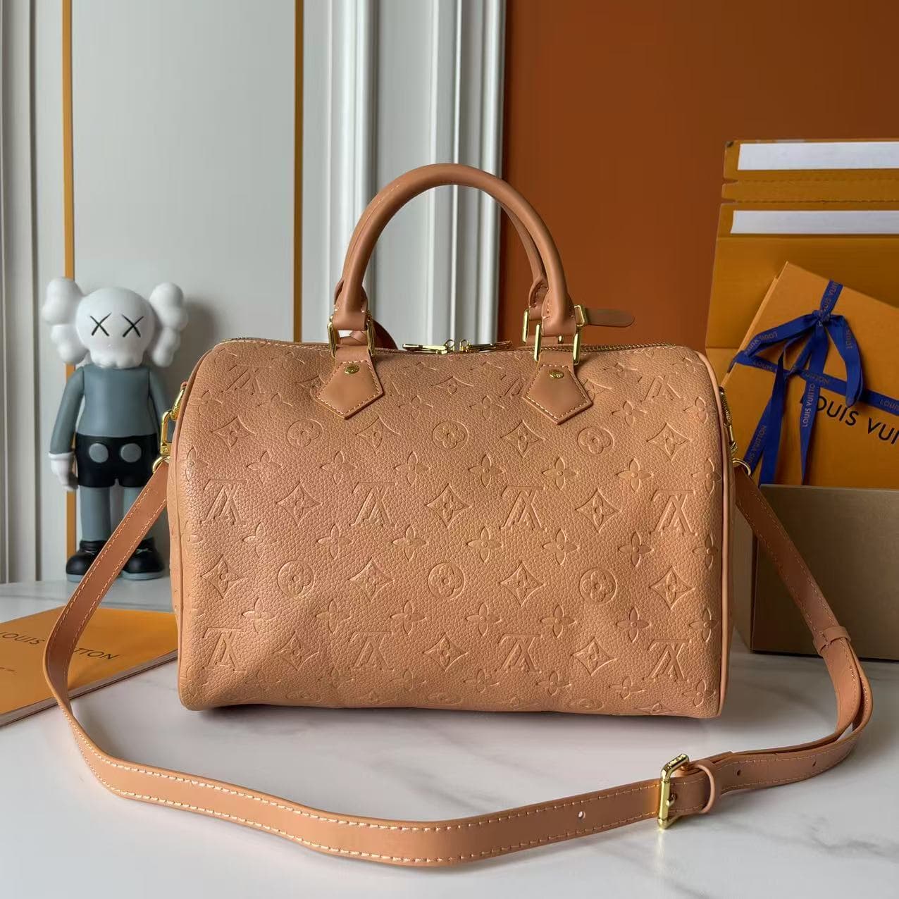 Louis Vuitton Brown Product M26305