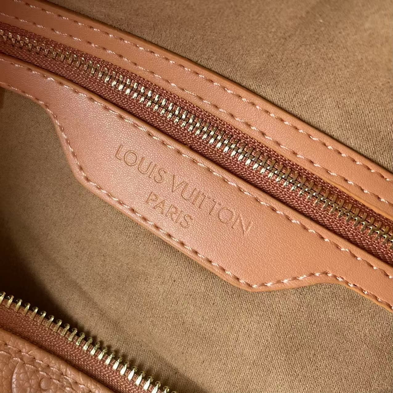 Louis Vuitton Brown Product M26305