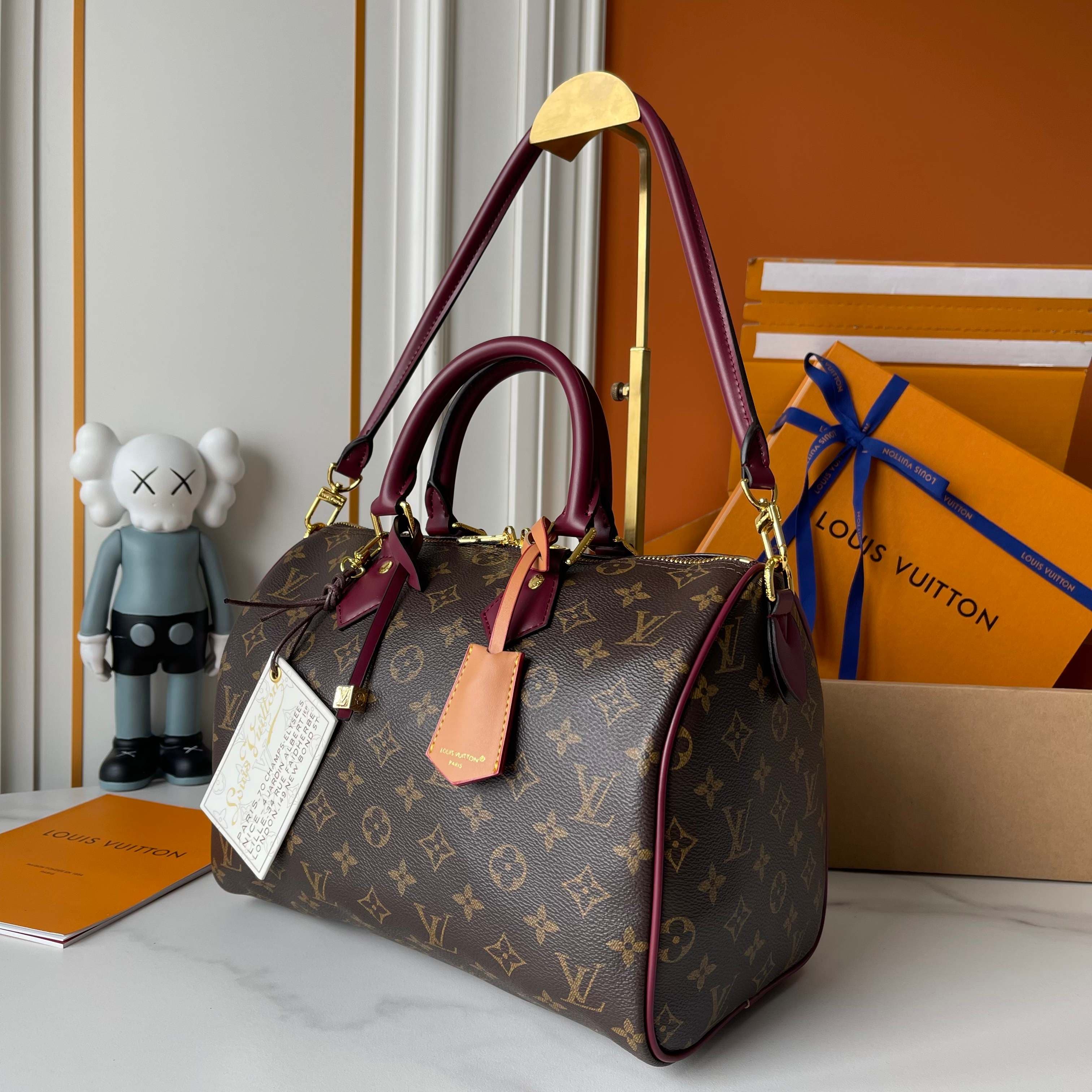 Louis Vuitton Red Product M26305