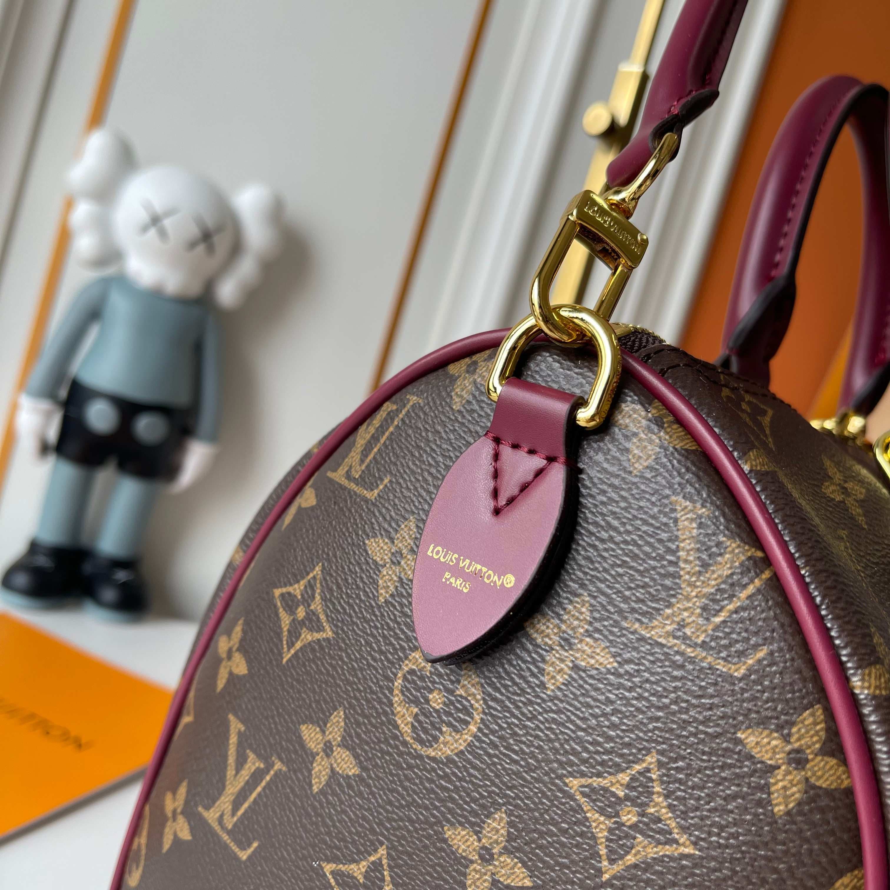 Louis Vuitton Red Product M26305