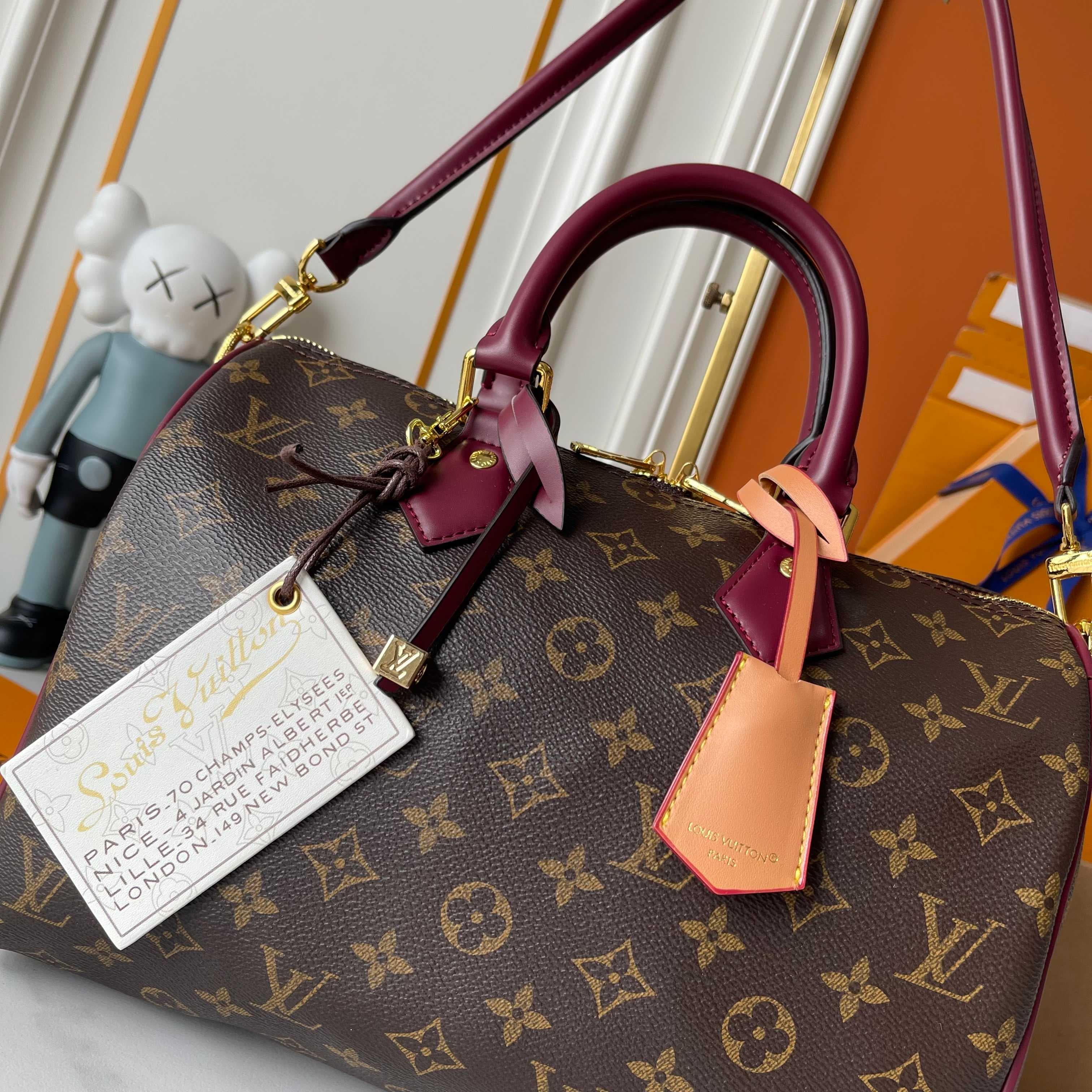 Louis Vuitton Red Product M26305