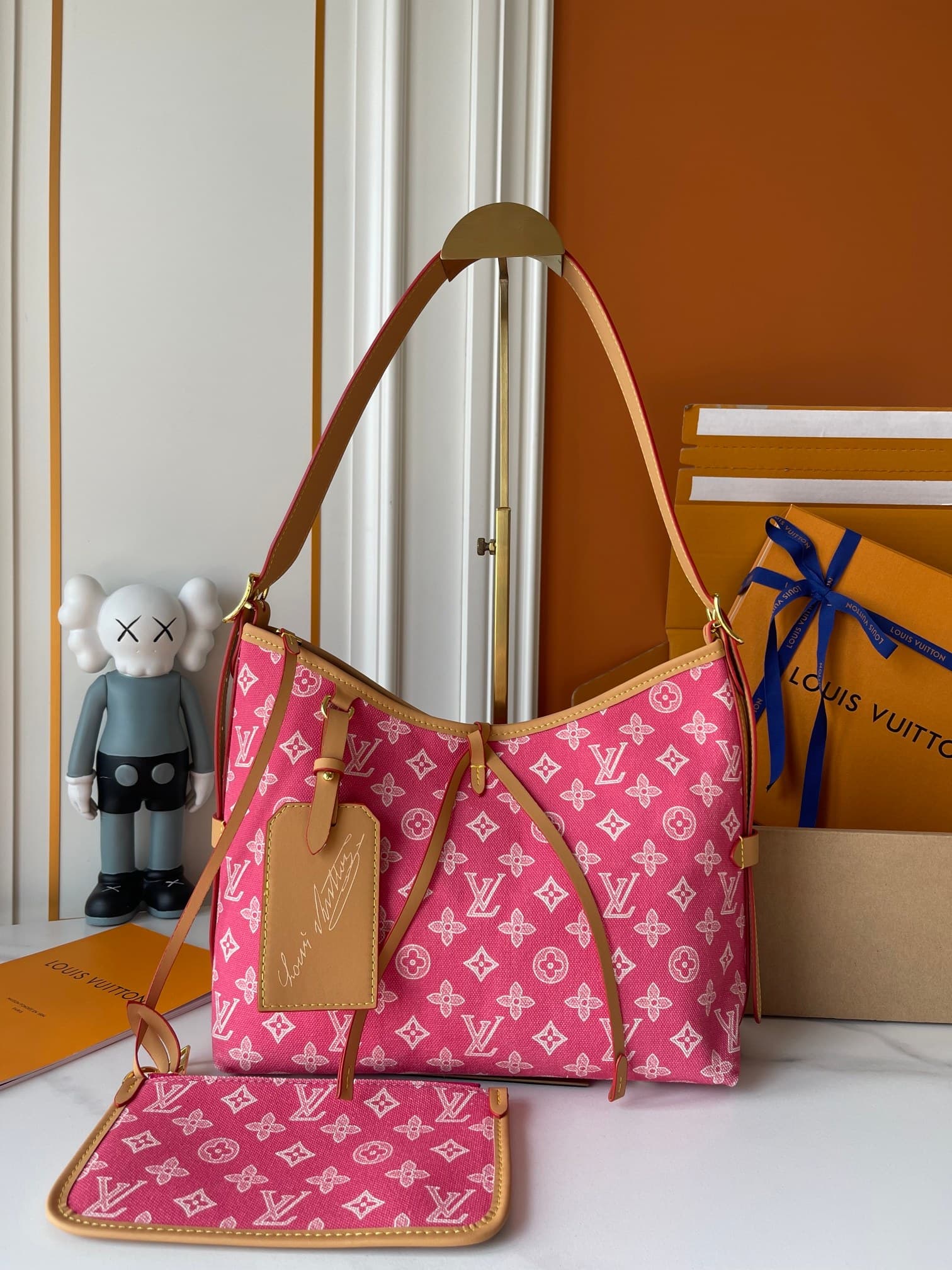 Louis Vuitton Medium Pouch M27948