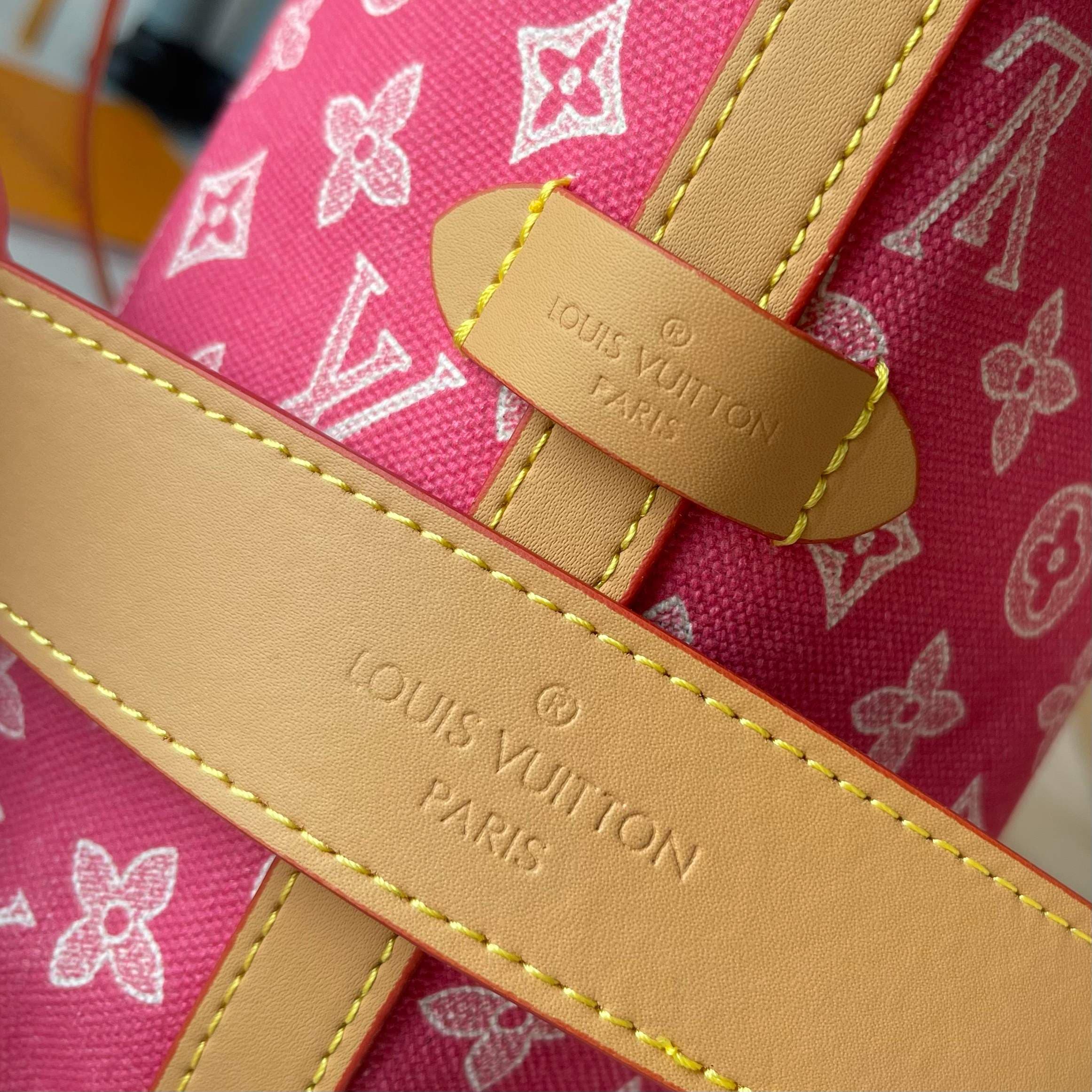 Louis Vuitton Medium Pouch M27948