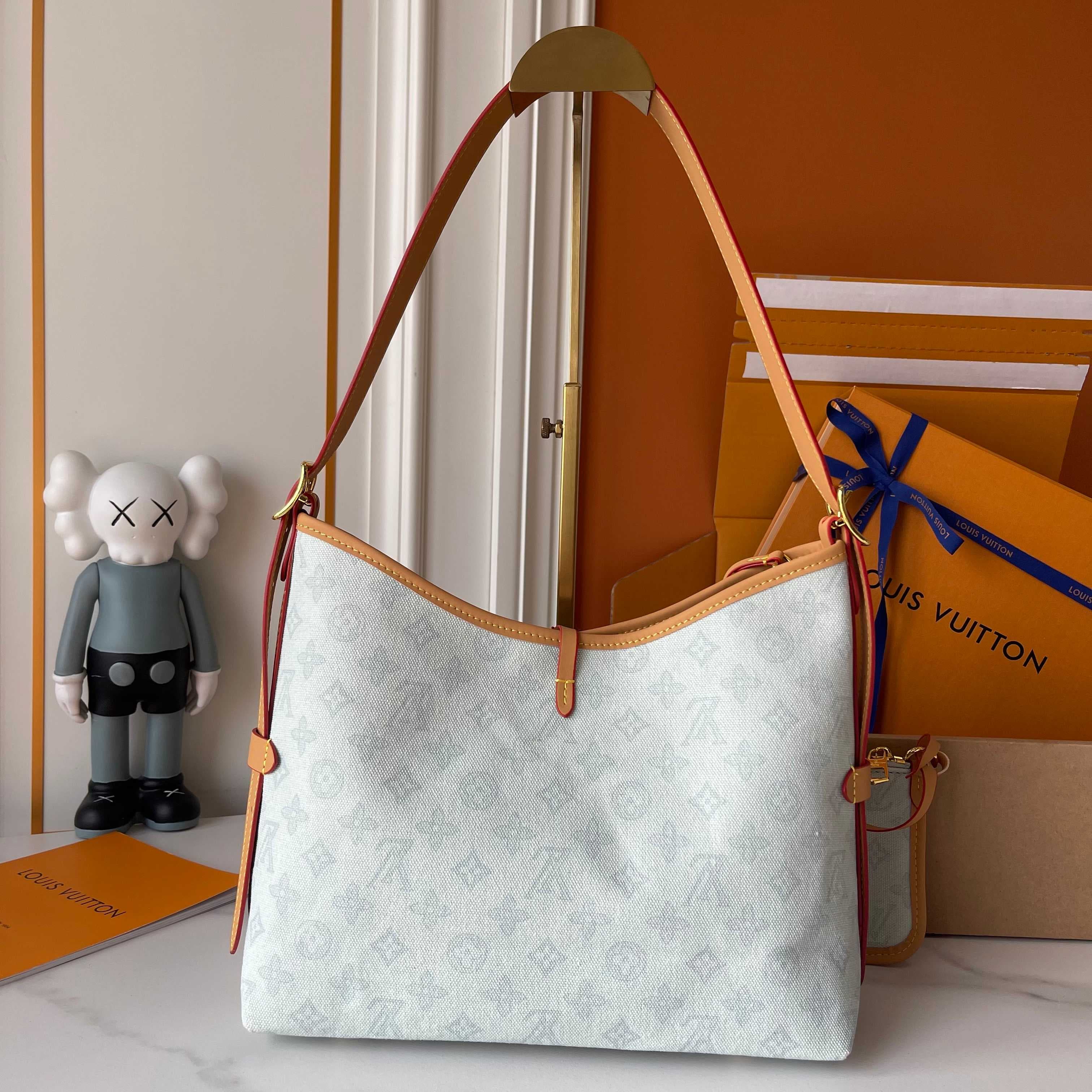 Louis Vuitton Medium Pouch M27948