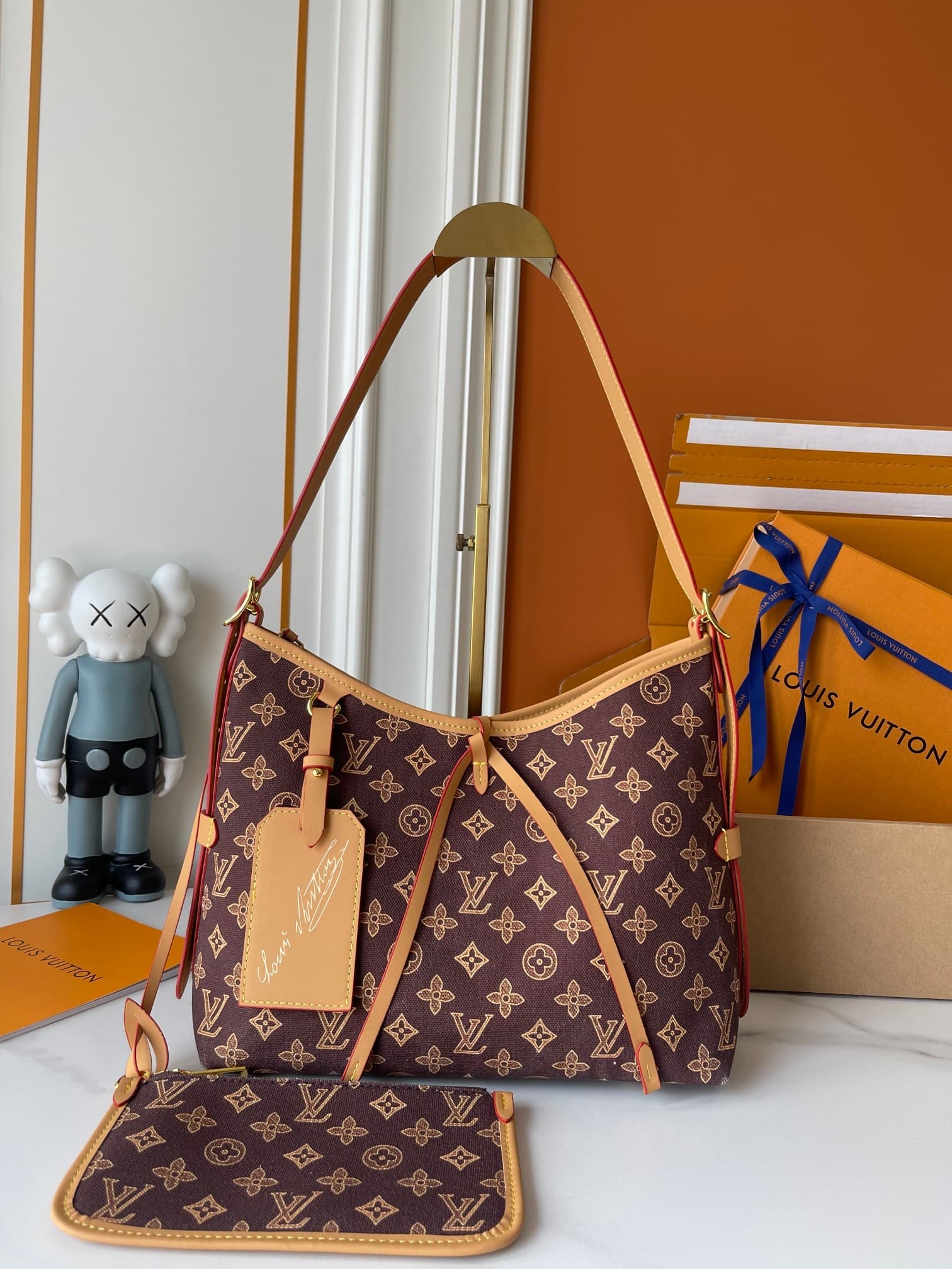 Louis Vuitton Medium Pouch M27948