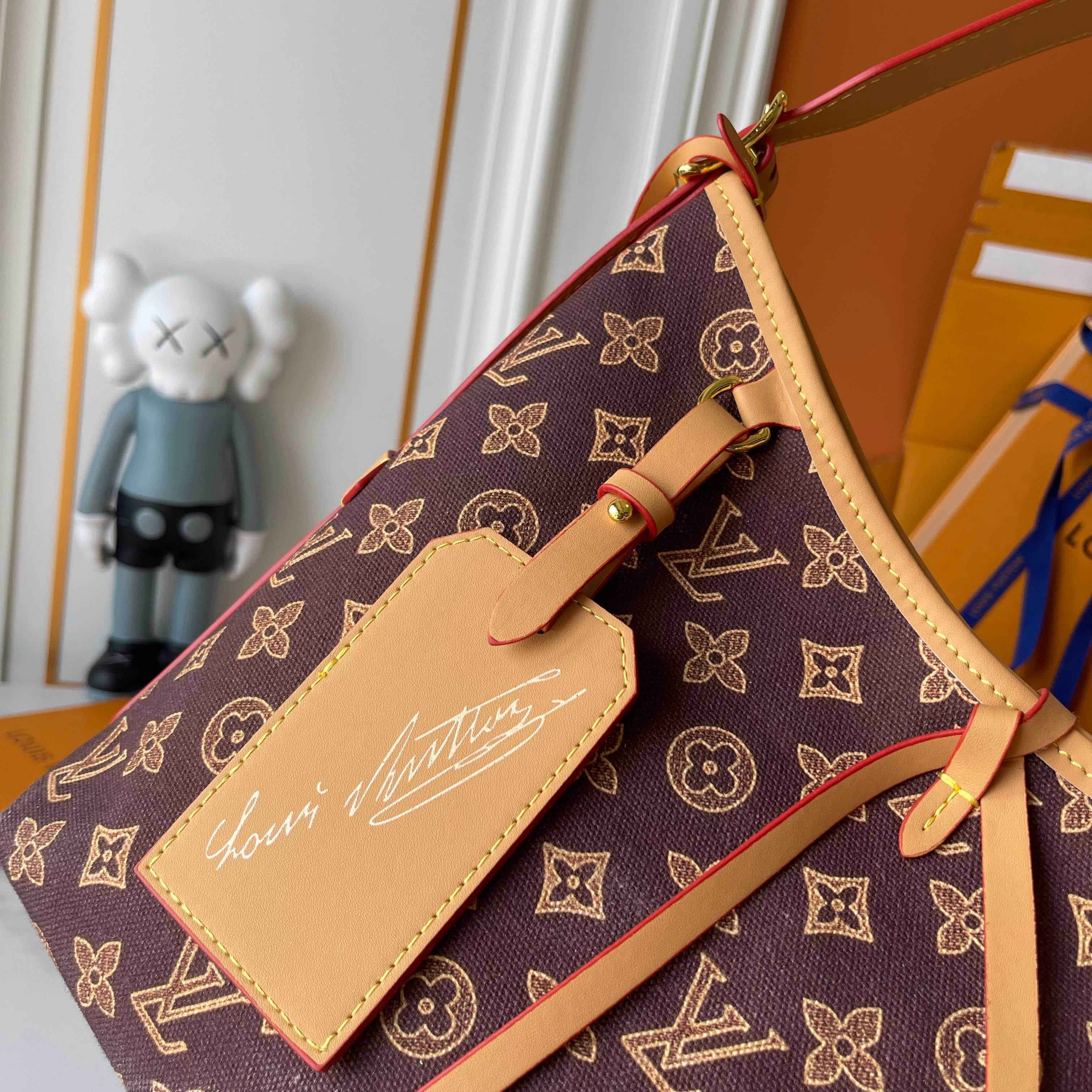 Louis Vuitton Medium Pouch M27948