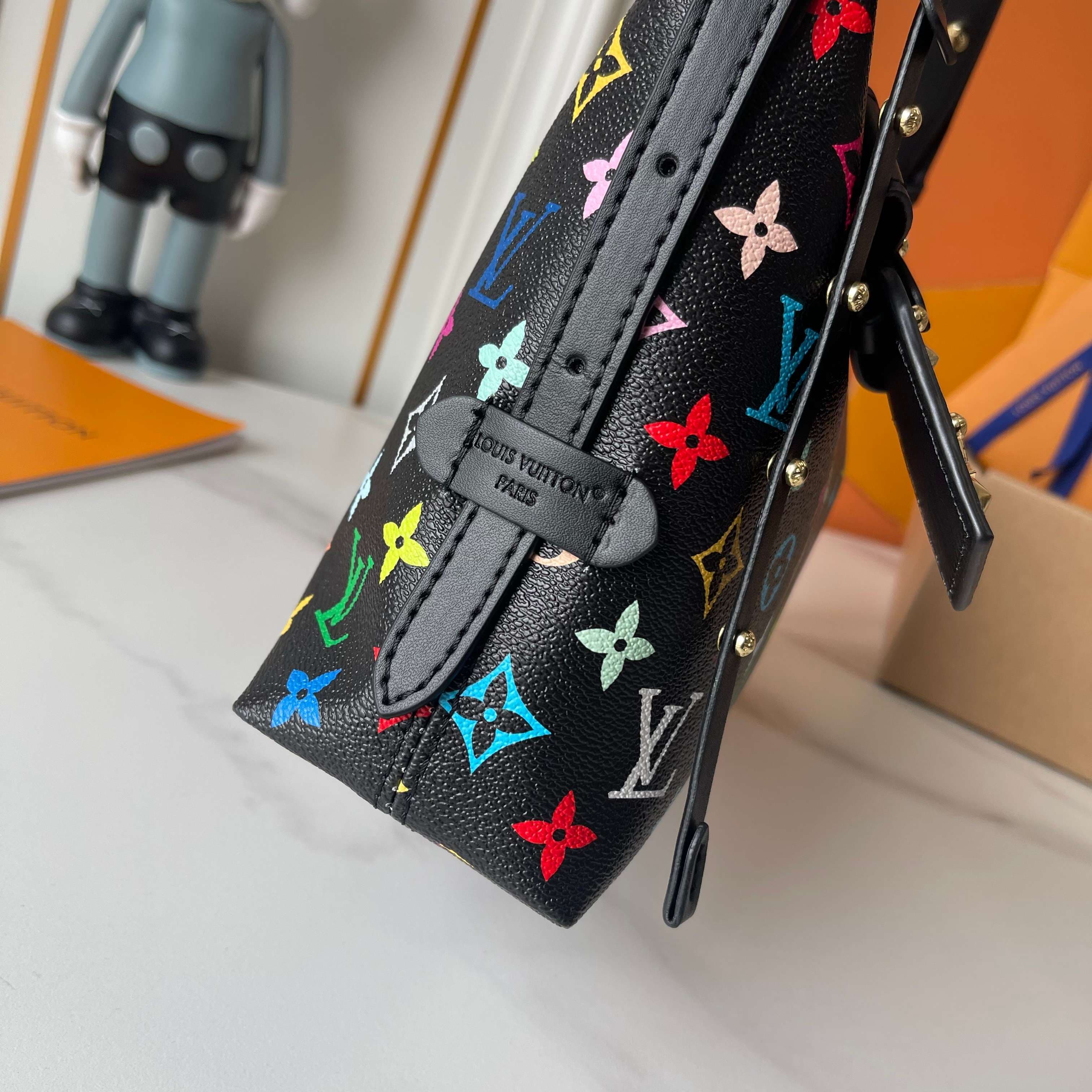 Louis Vuitton Product M27578