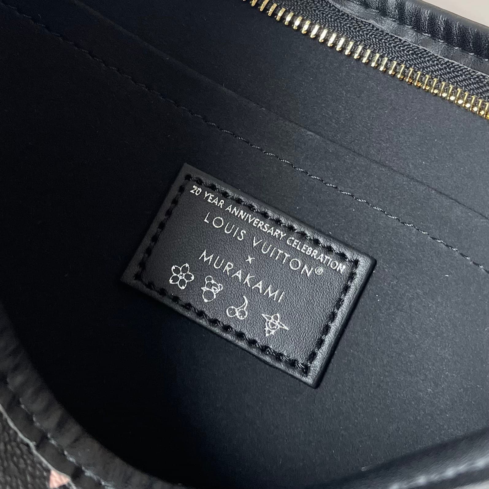 Louis Vuitton Product M27578