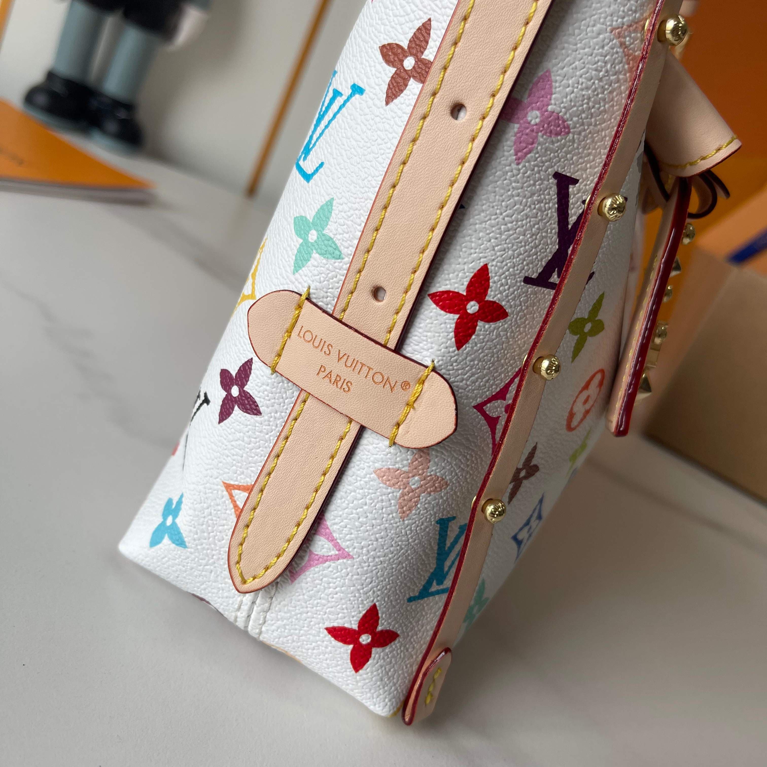 Louis Vuitton Product M27578