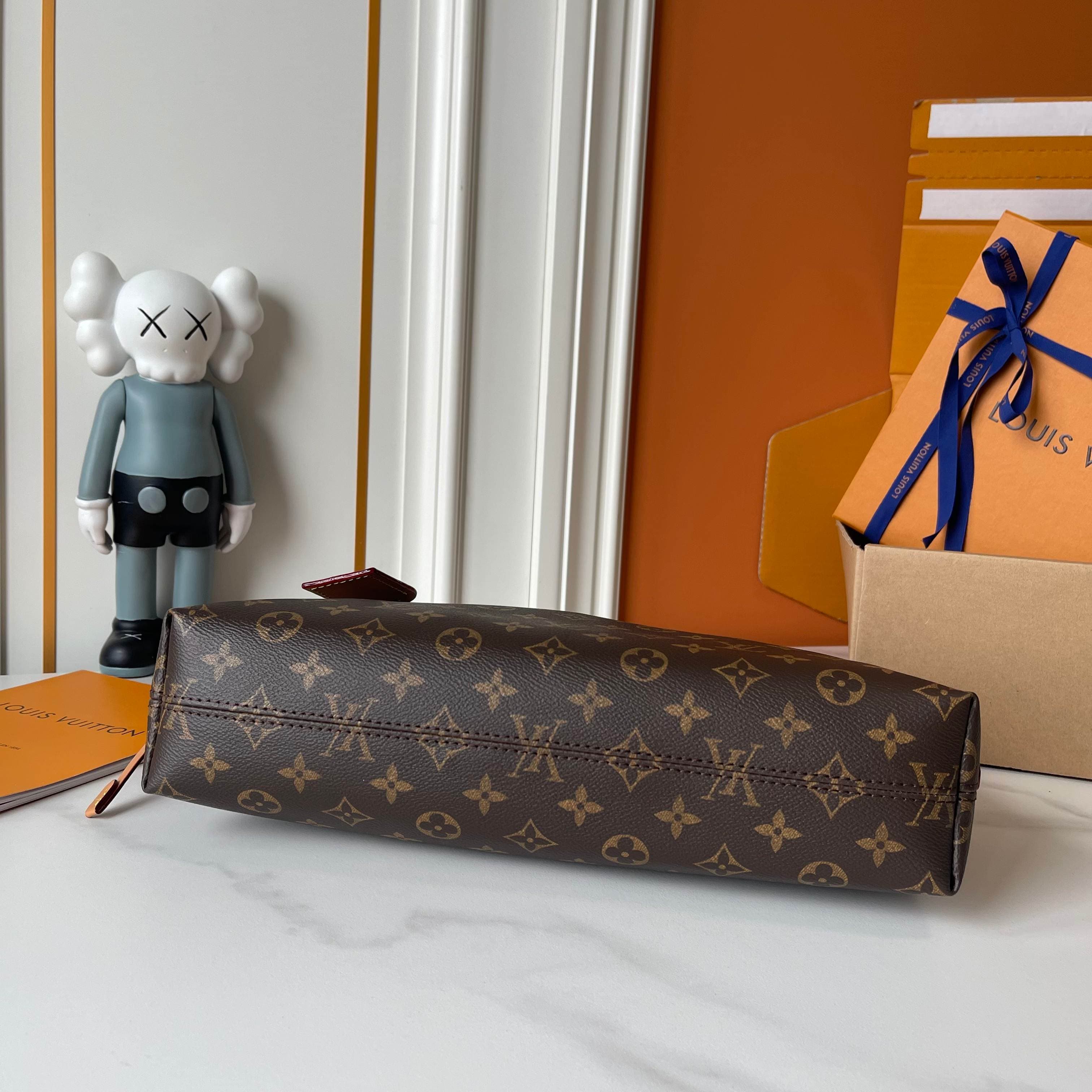 Louis Vuitton Product M27578