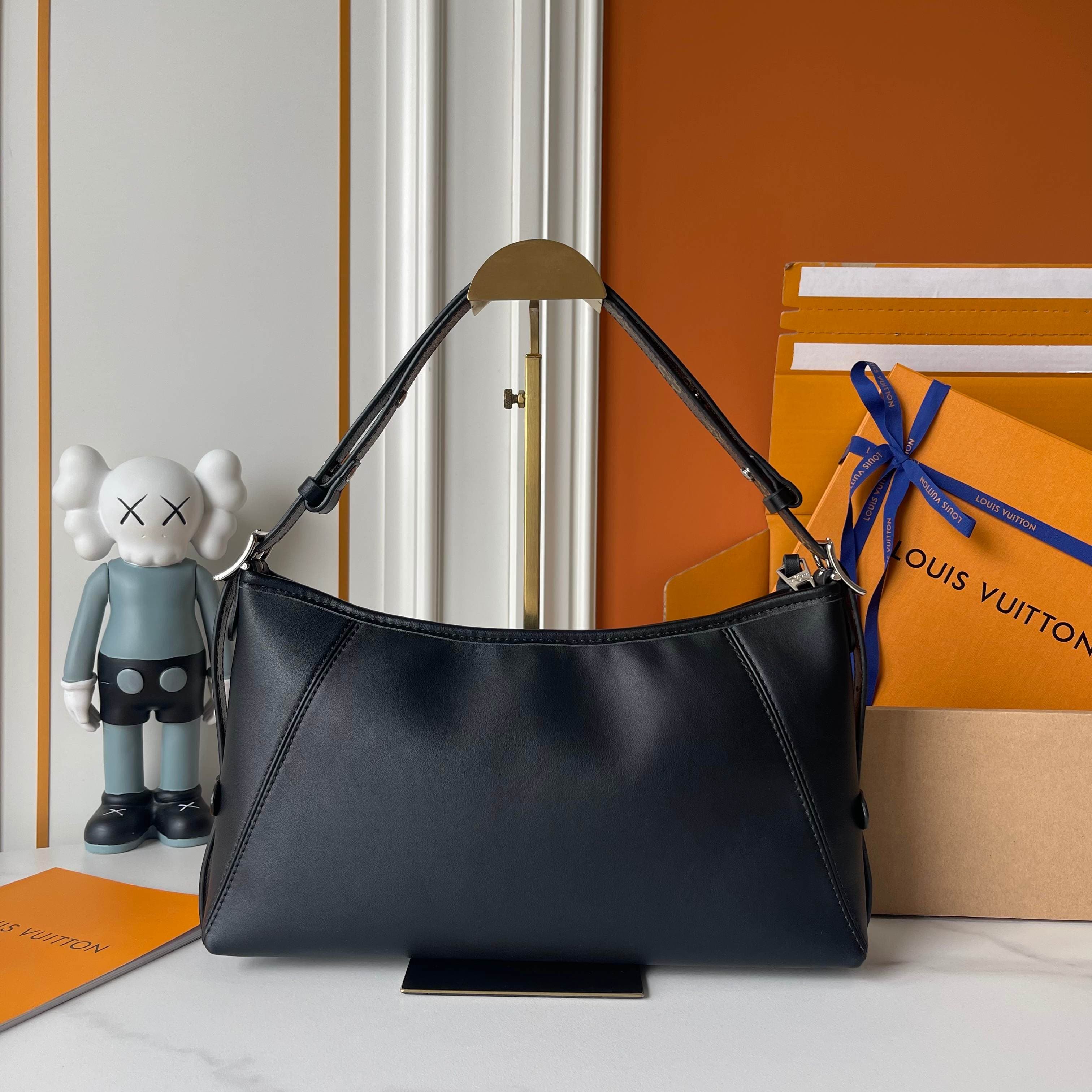 Louis Vuitton Product M27578