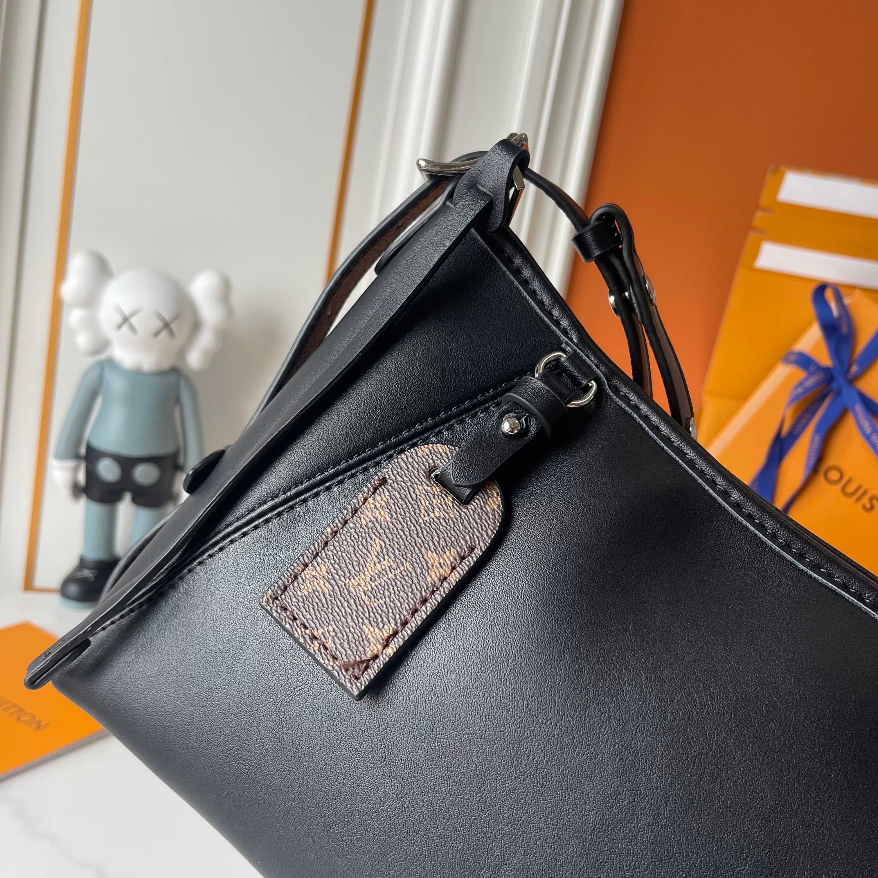 Louis Vuitton Product M27578