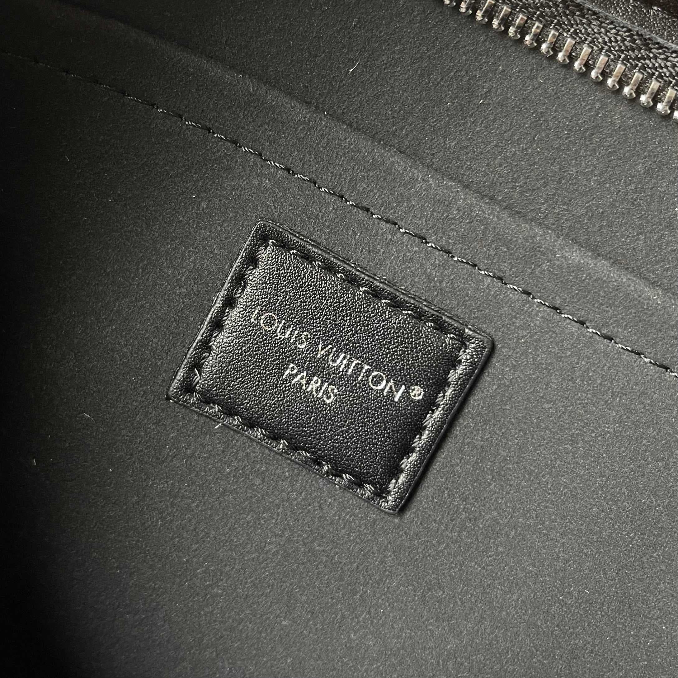 Louis Vuitton Product M27578