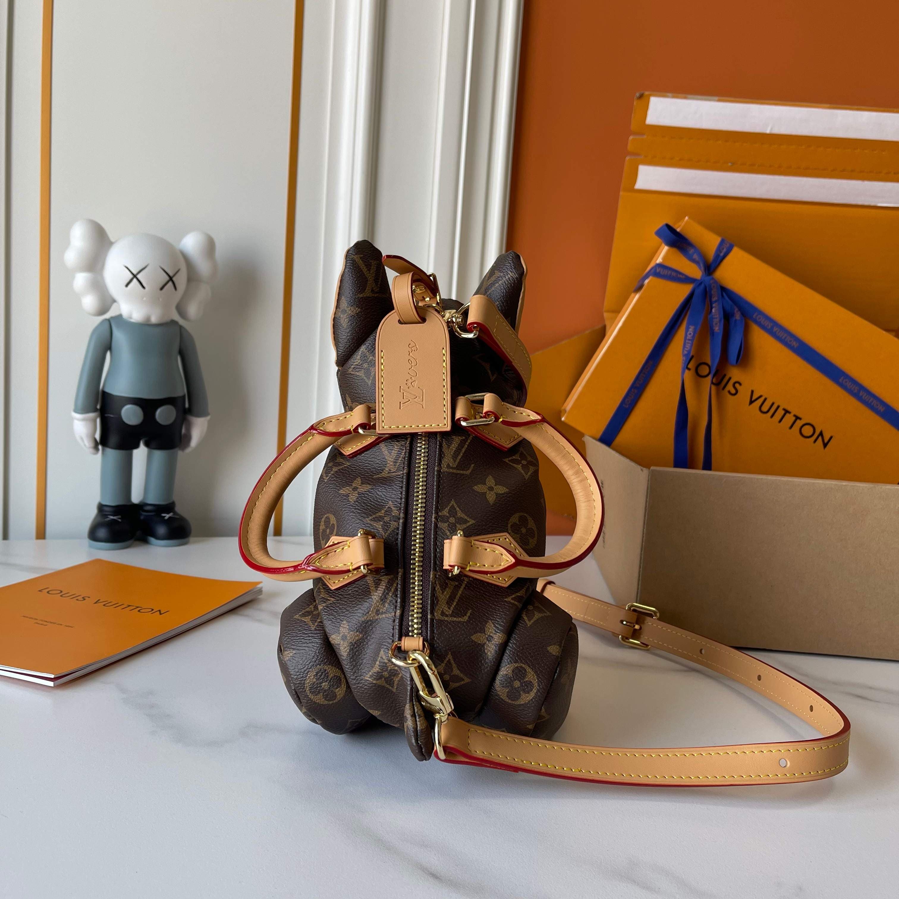 Louis Vuitton Cream Crossbody Bag M12617