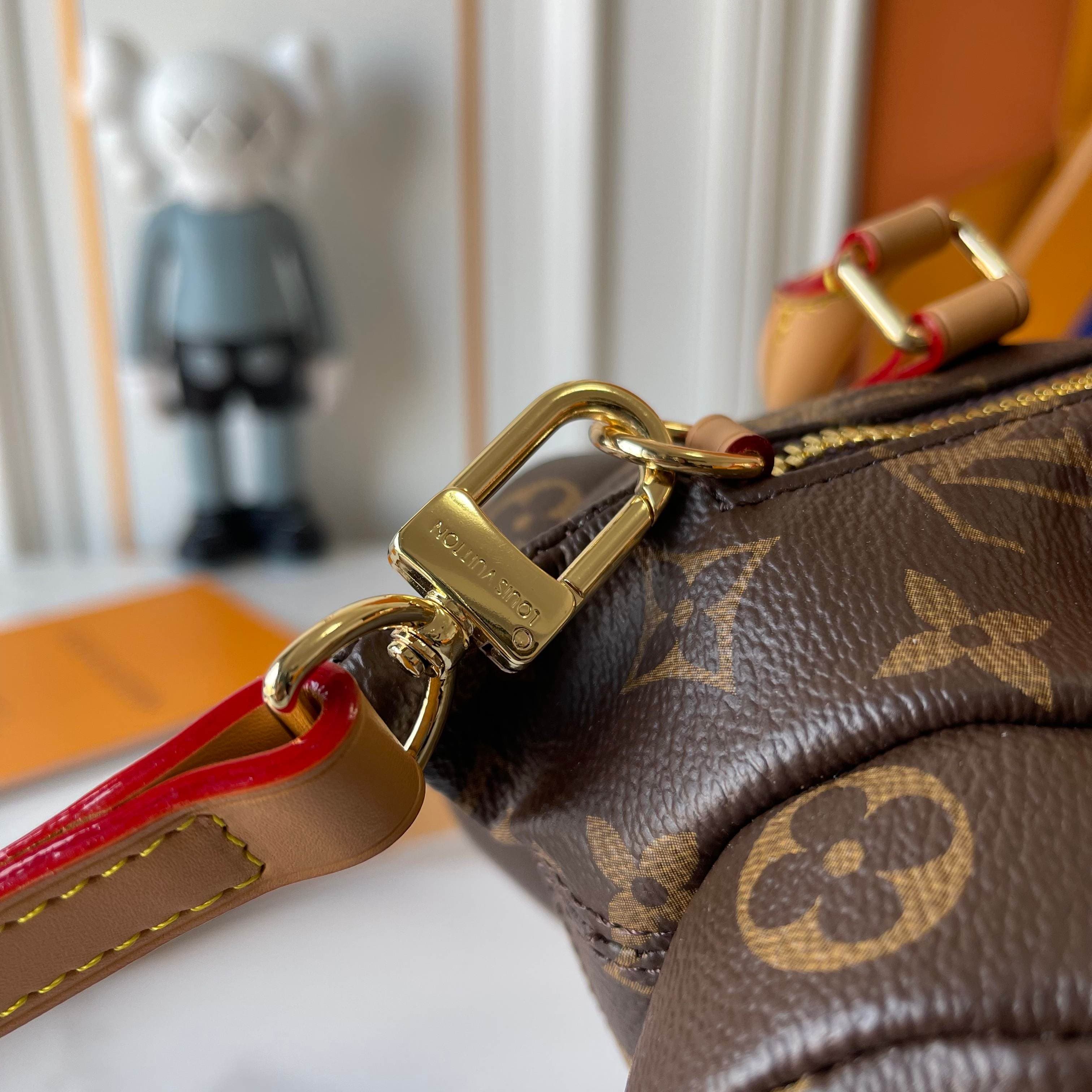 Louis Vuitton Cream Crossbody Bag M12617