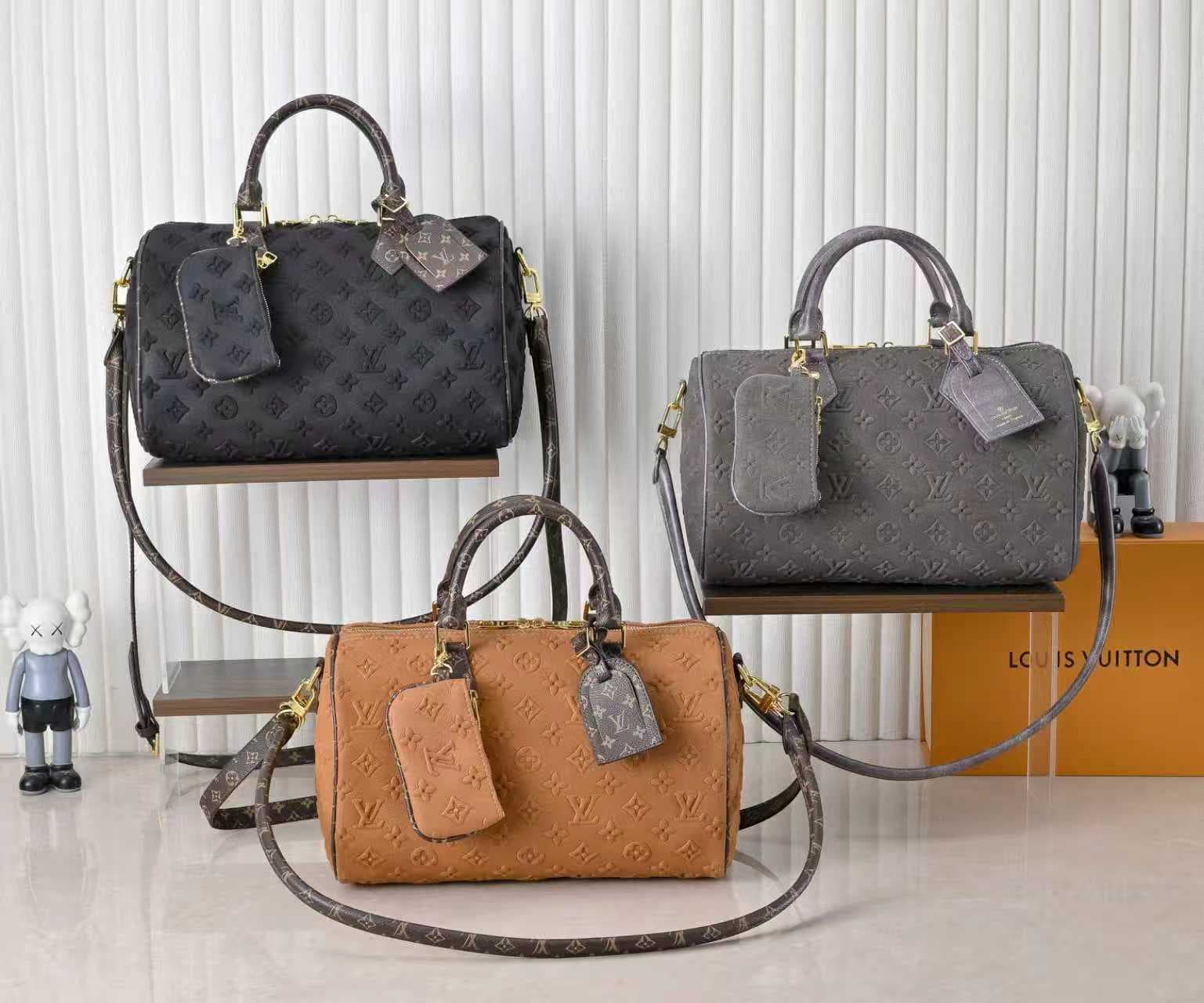 Louis Vuitton Black Accessory M15225