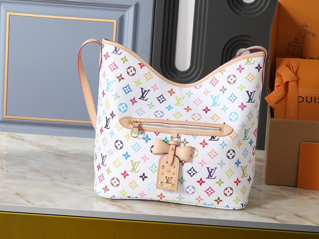 Louis Vuitton Bag M27582