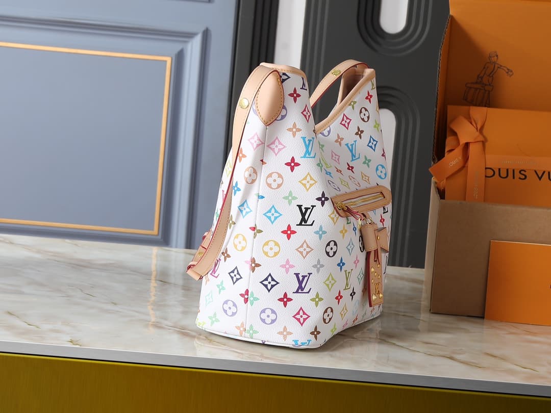 Louis Vuitton Product M27582