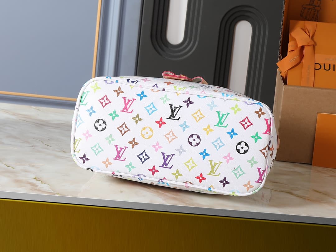Louis Vuitton Product M27582