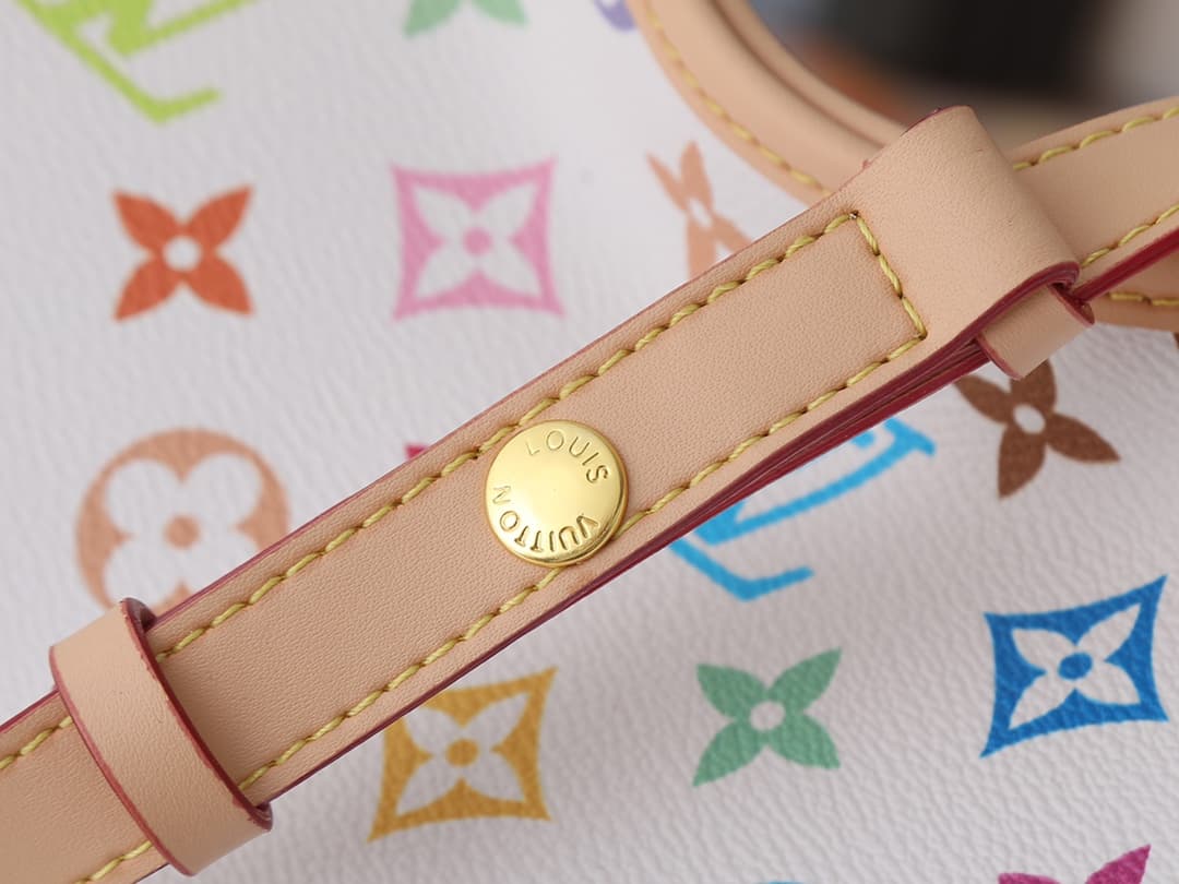 Louis Vuitton Product M27582