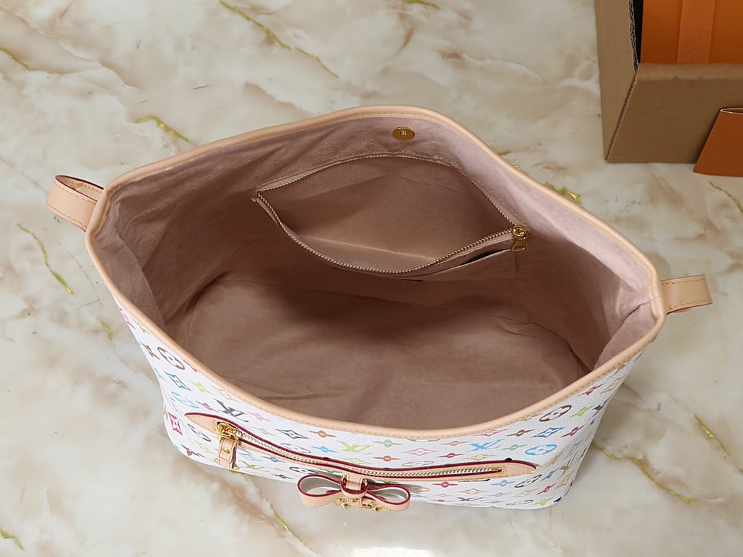 Louis Vuitton Product M27582