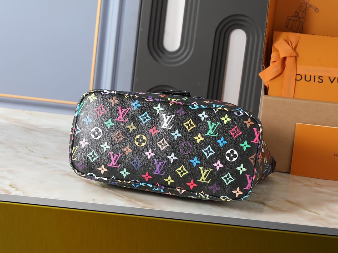 Louis Vuitton Product M27582