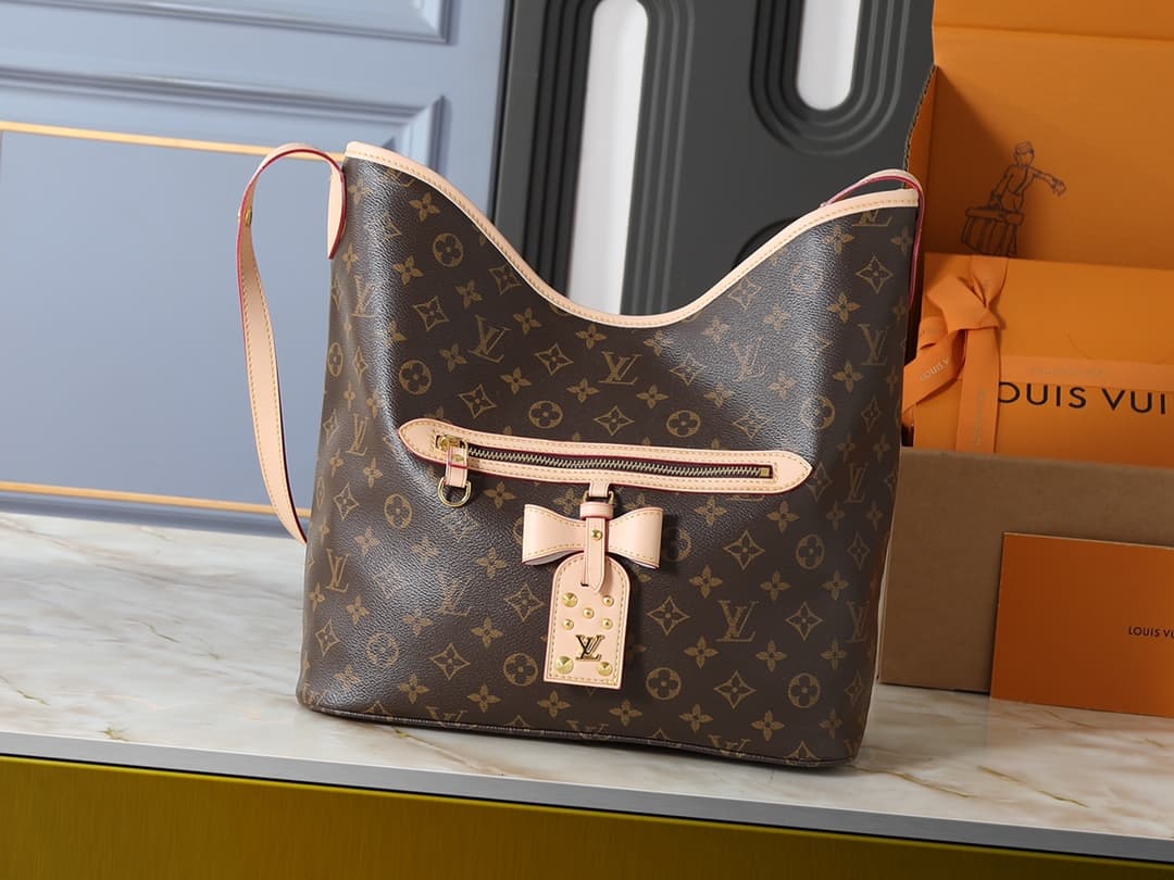 Louis Vuitton Bag M27582