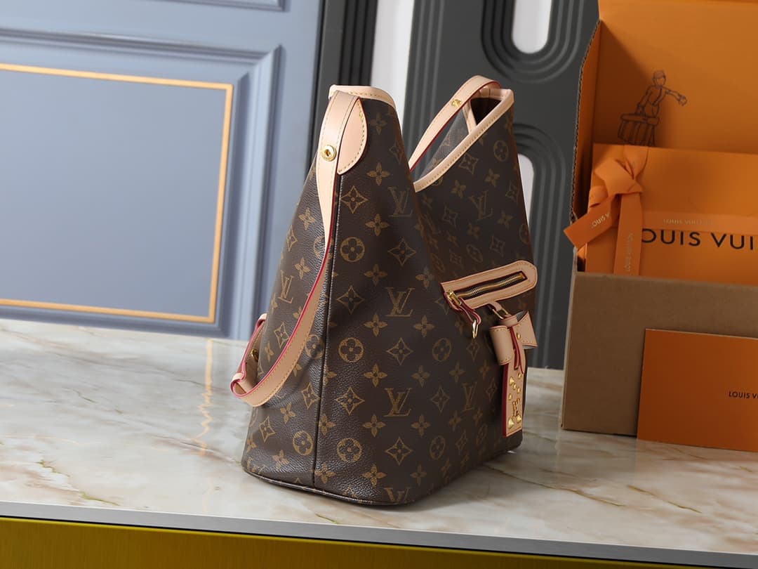 Louis Vuitton Product M27582