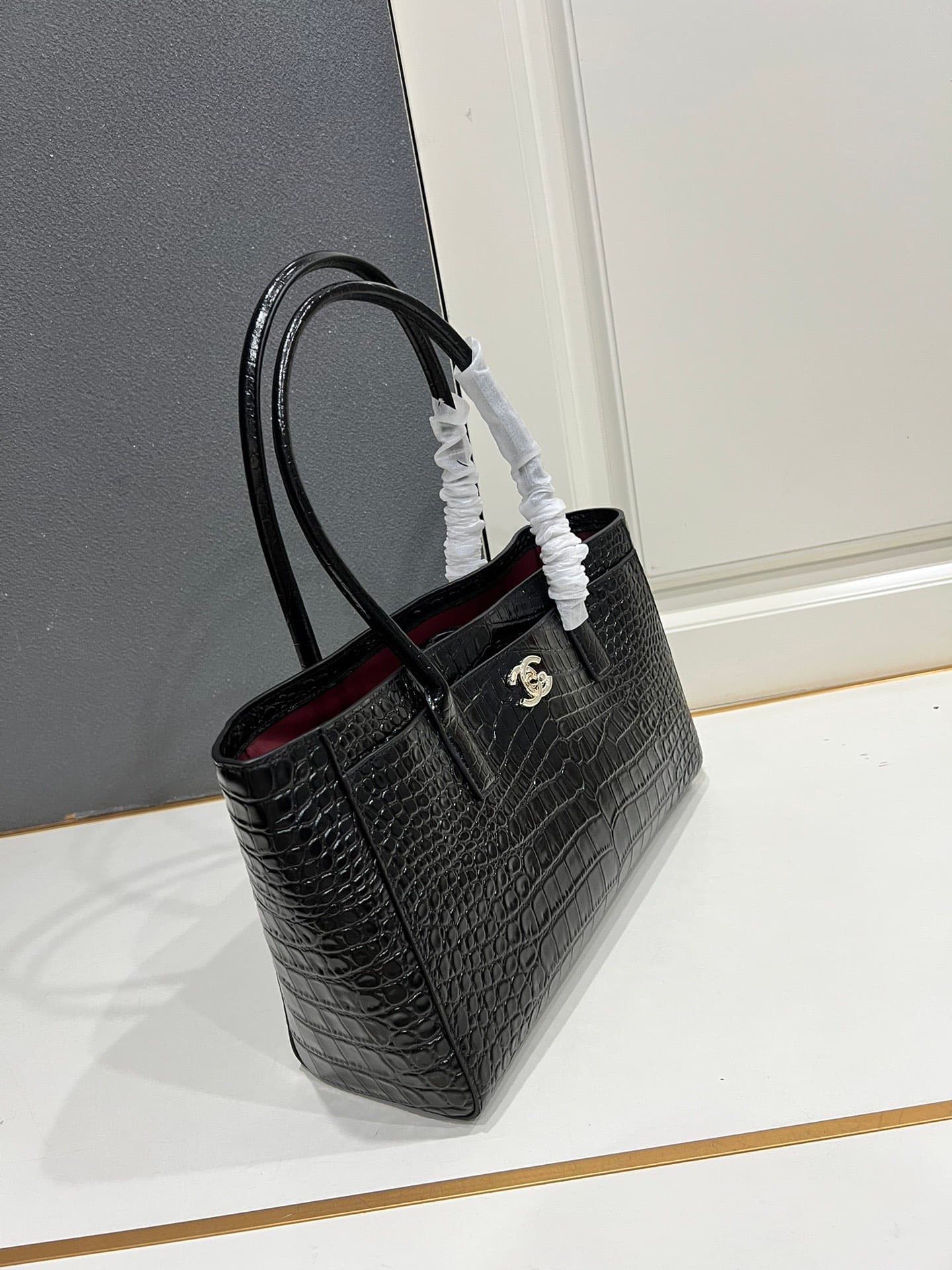 Chanel White Shoulder Bag 1A010