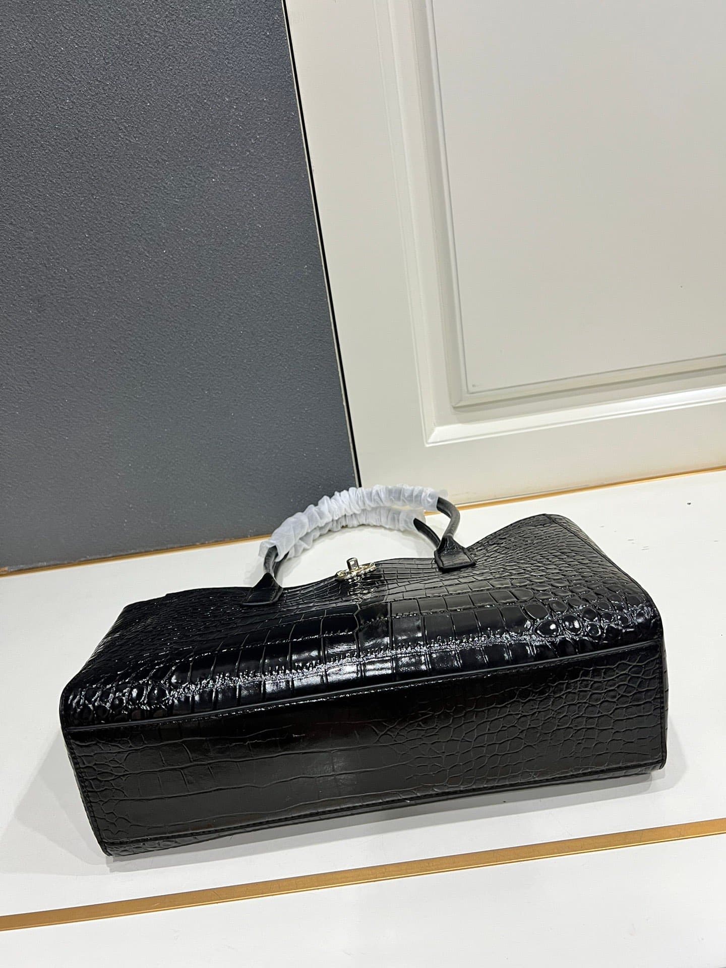 Chanel White Shoulder Bag 1A010