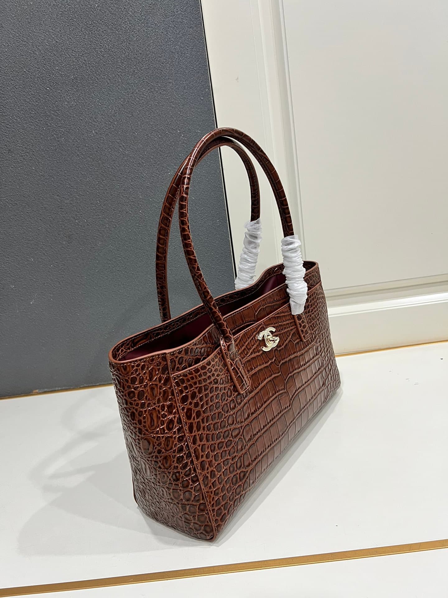 Chanel White Shoulder Bag 1A010