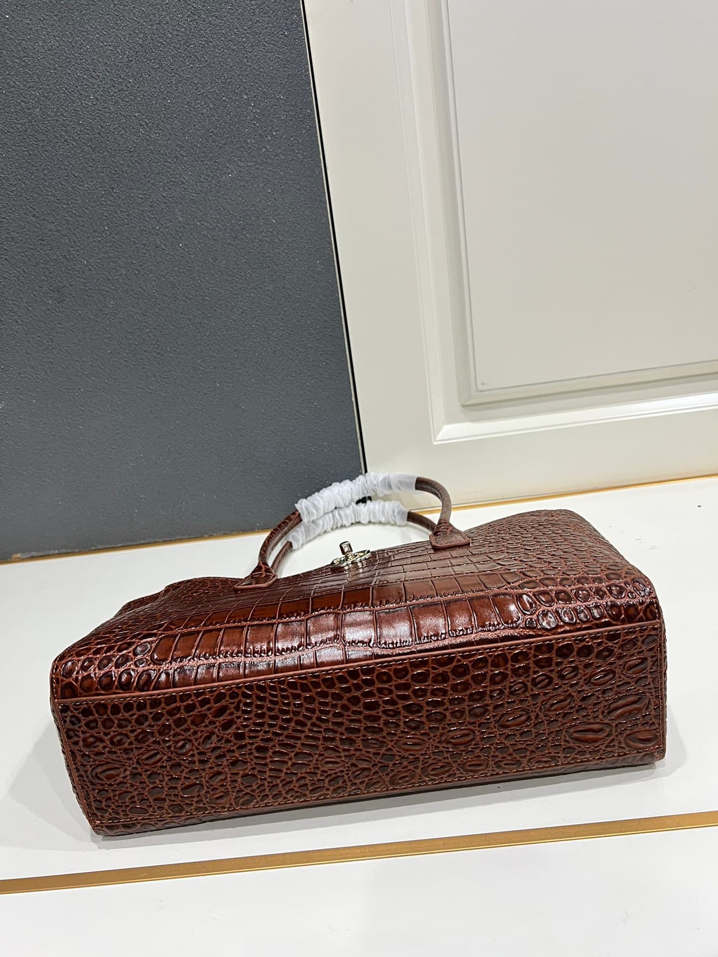 Chanel White Shoulder Bag 1A010