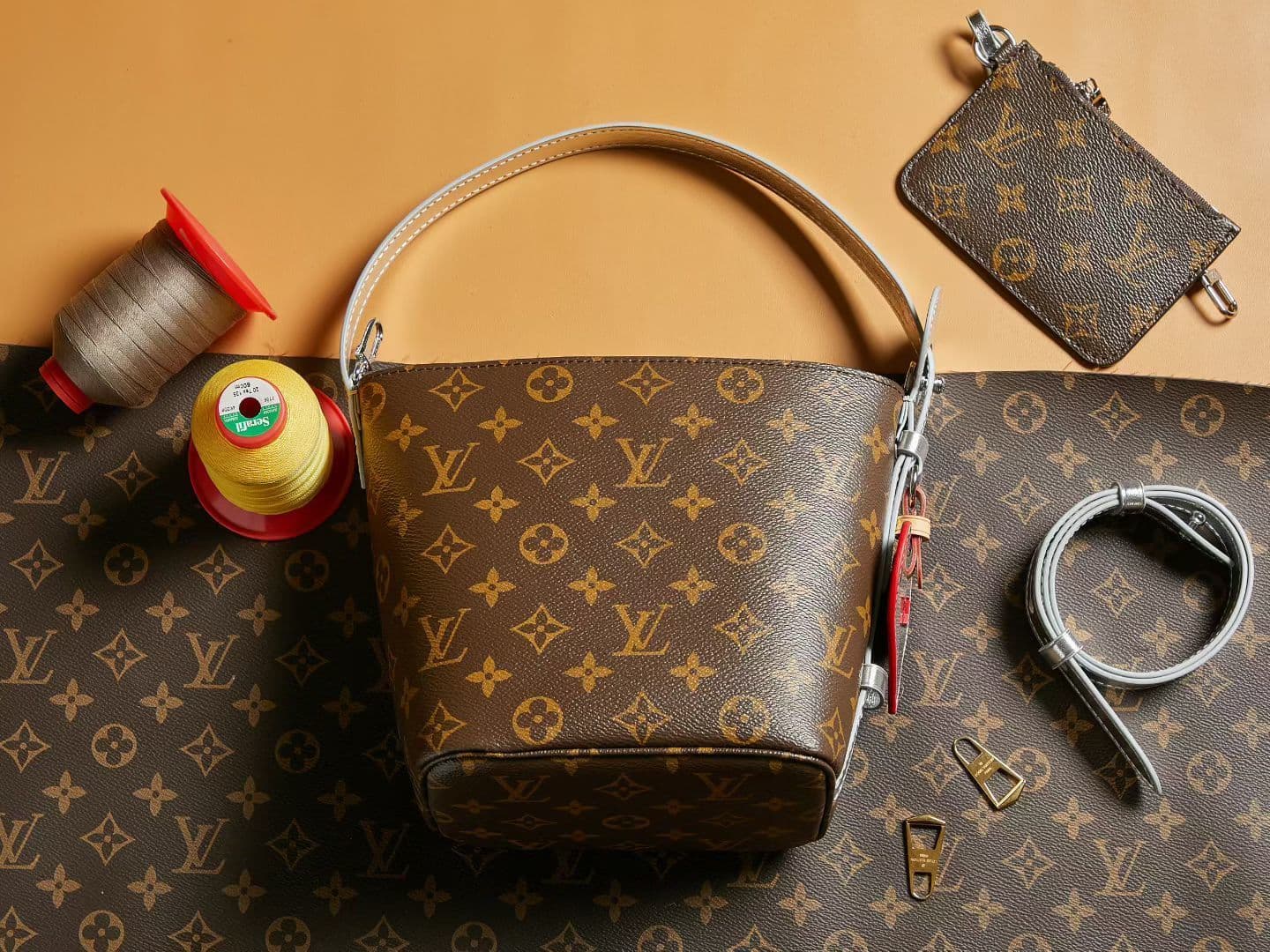 Louis Vuitton Gold Crossbody Bag 27326